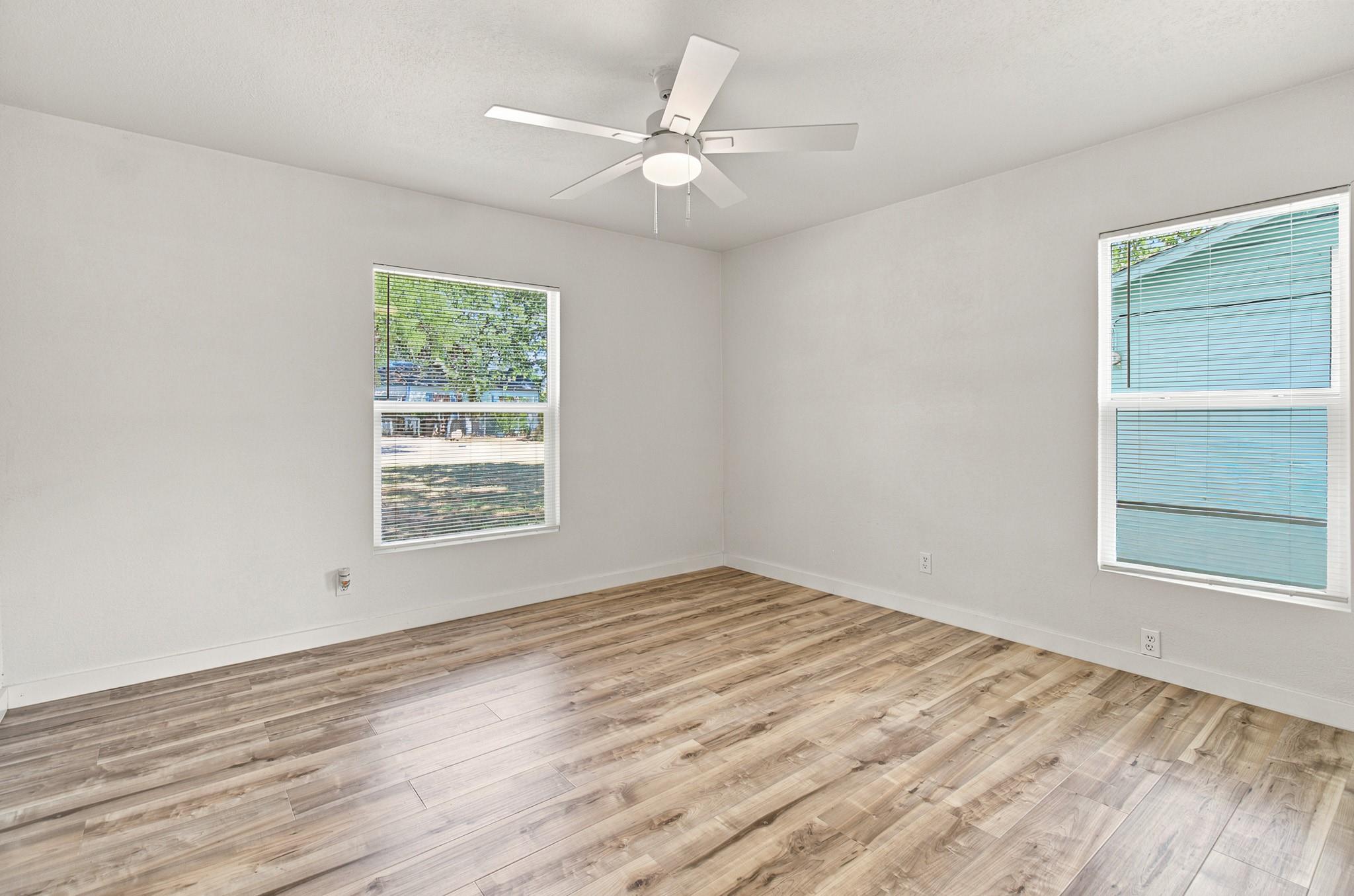 property viewer photo 11
