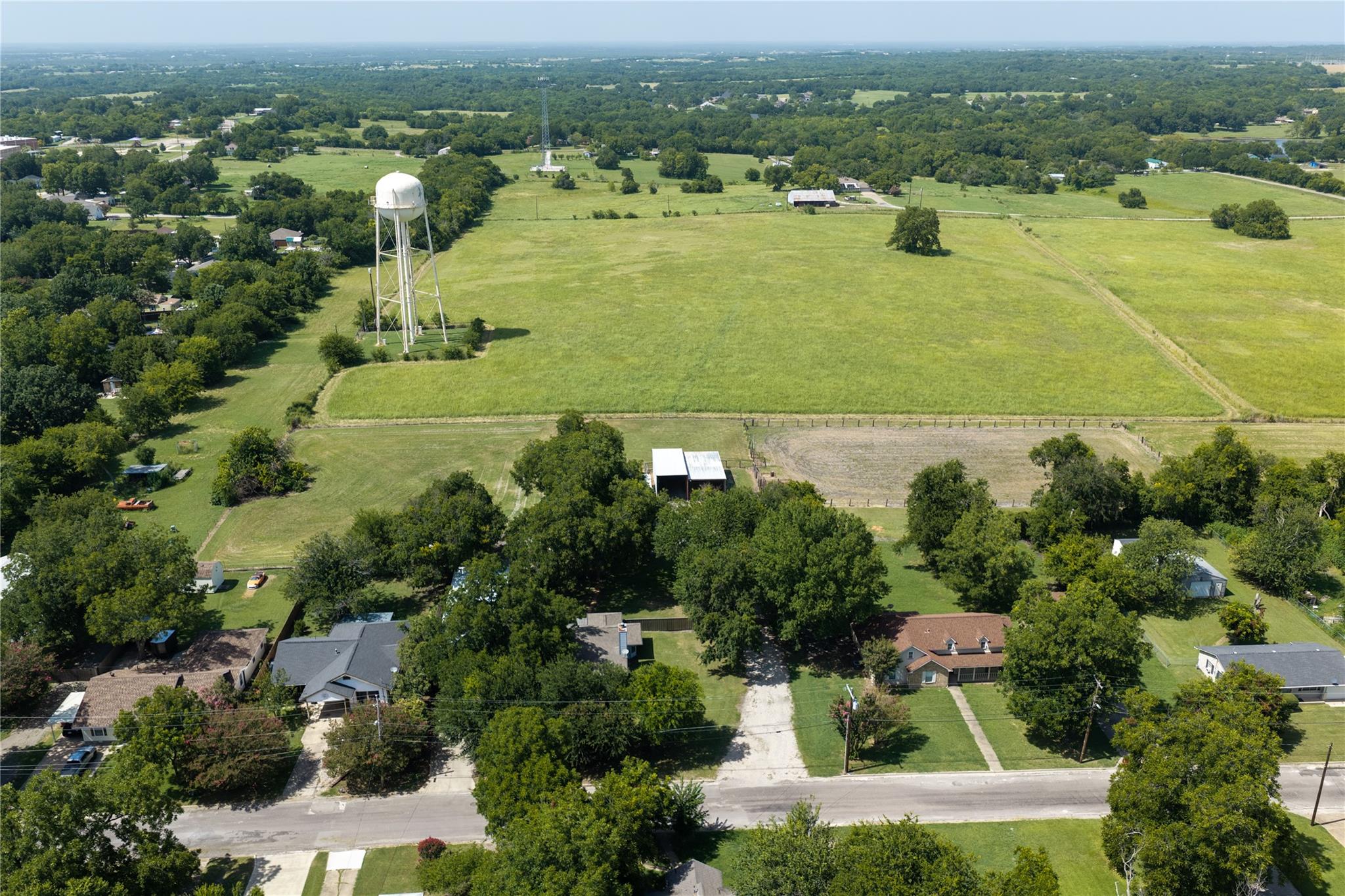 main property photo 25
