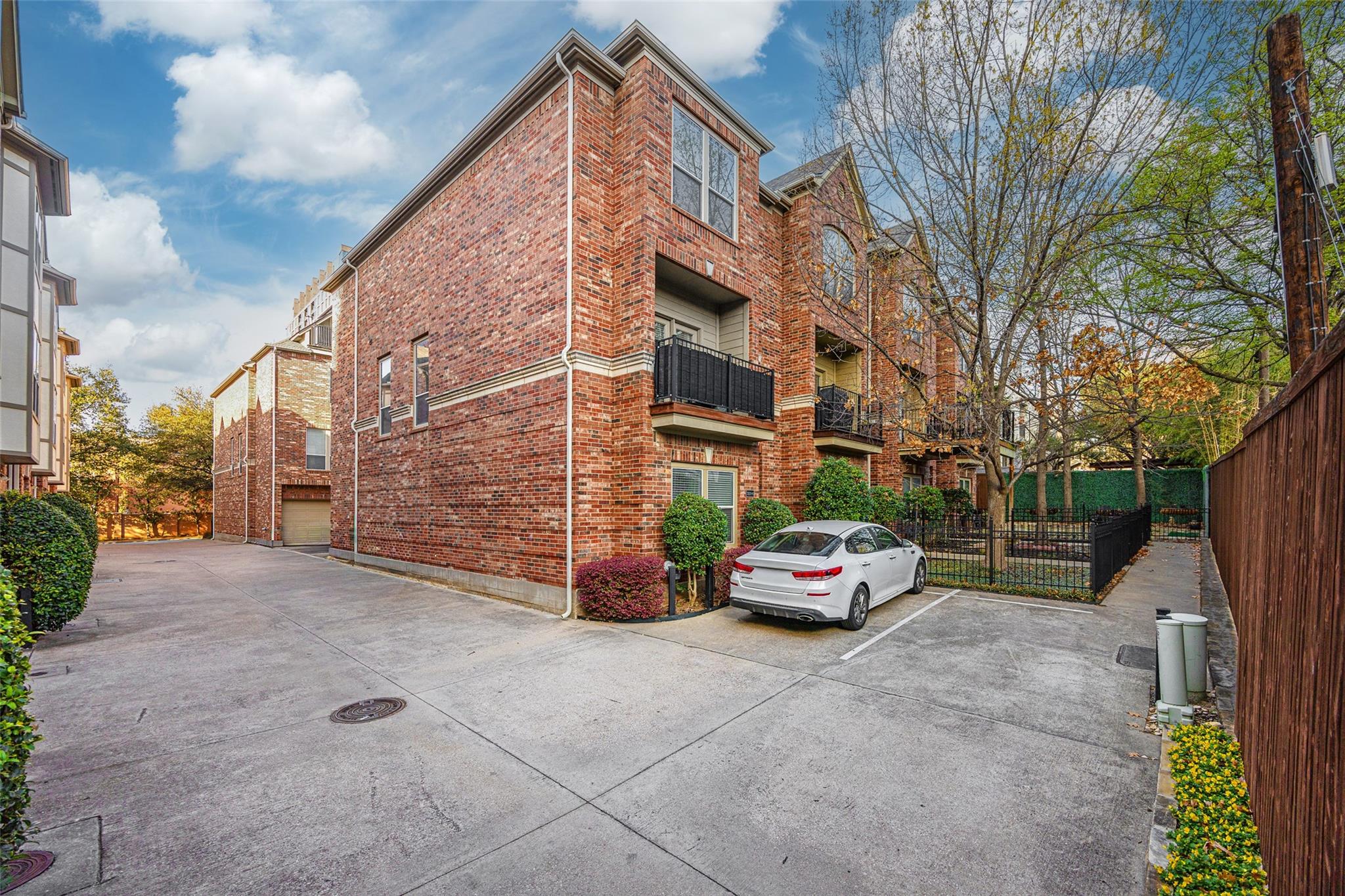 main property photo 23