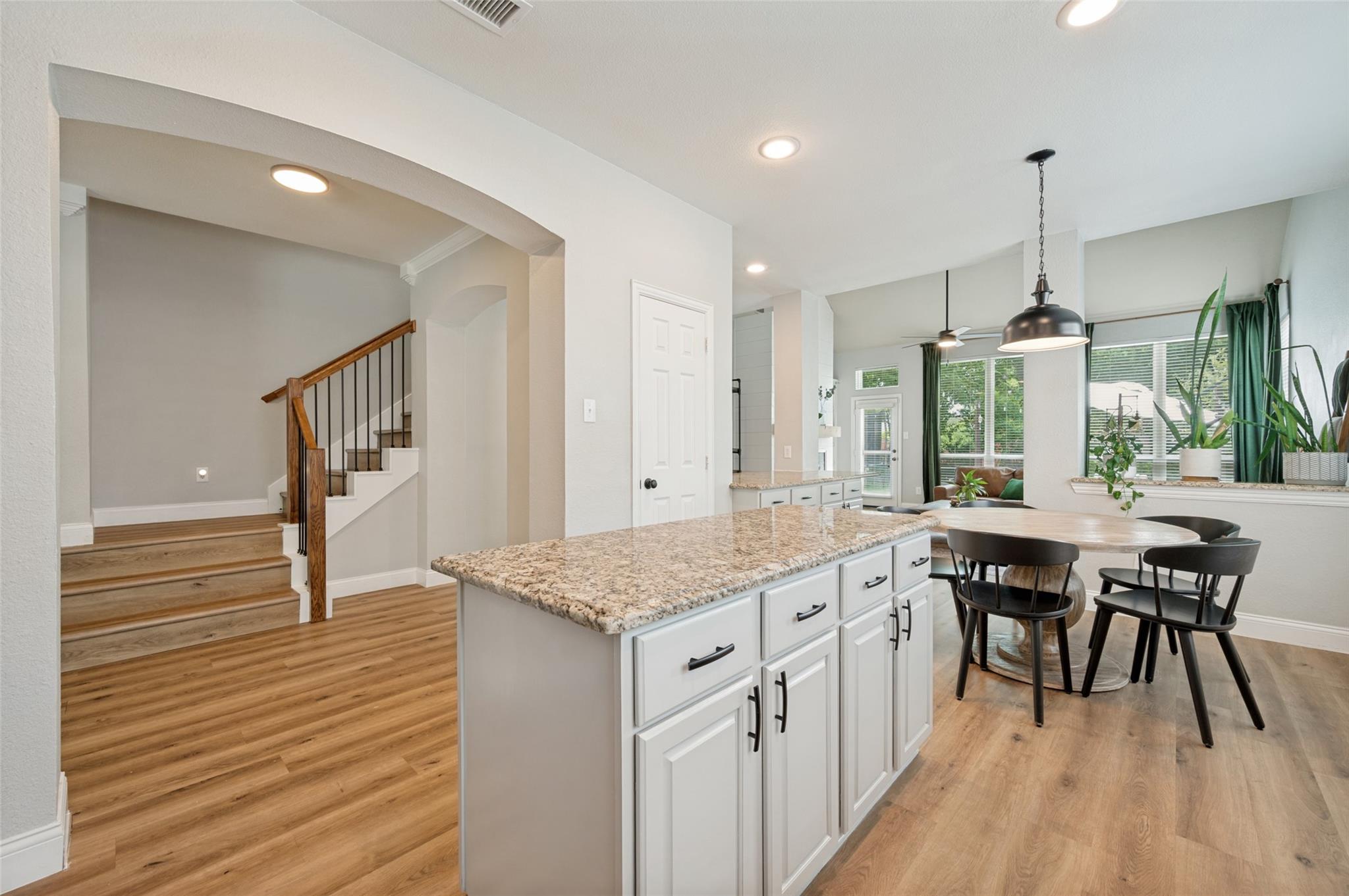 property viewer photo 7