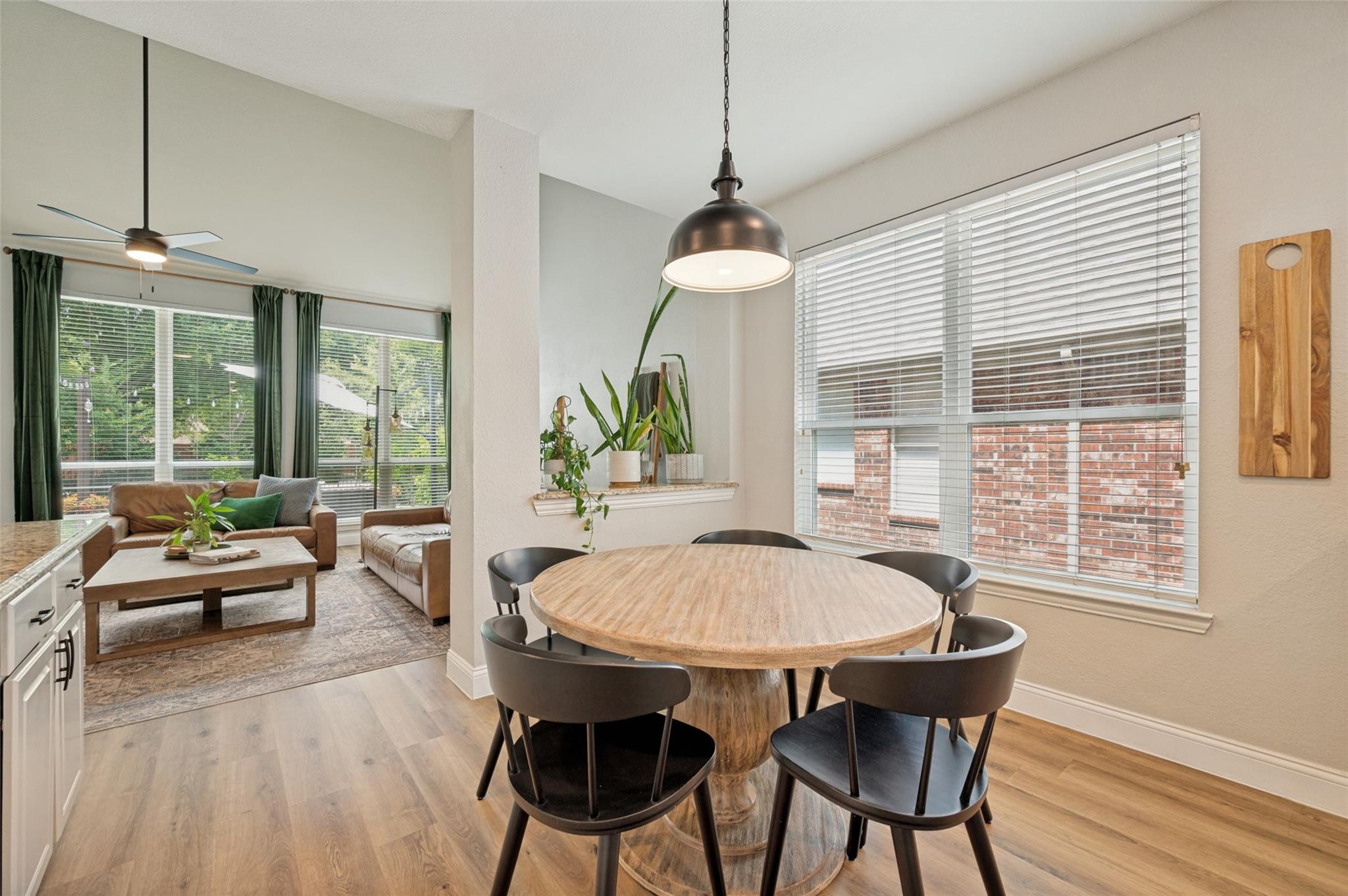 property viewer photo 9
