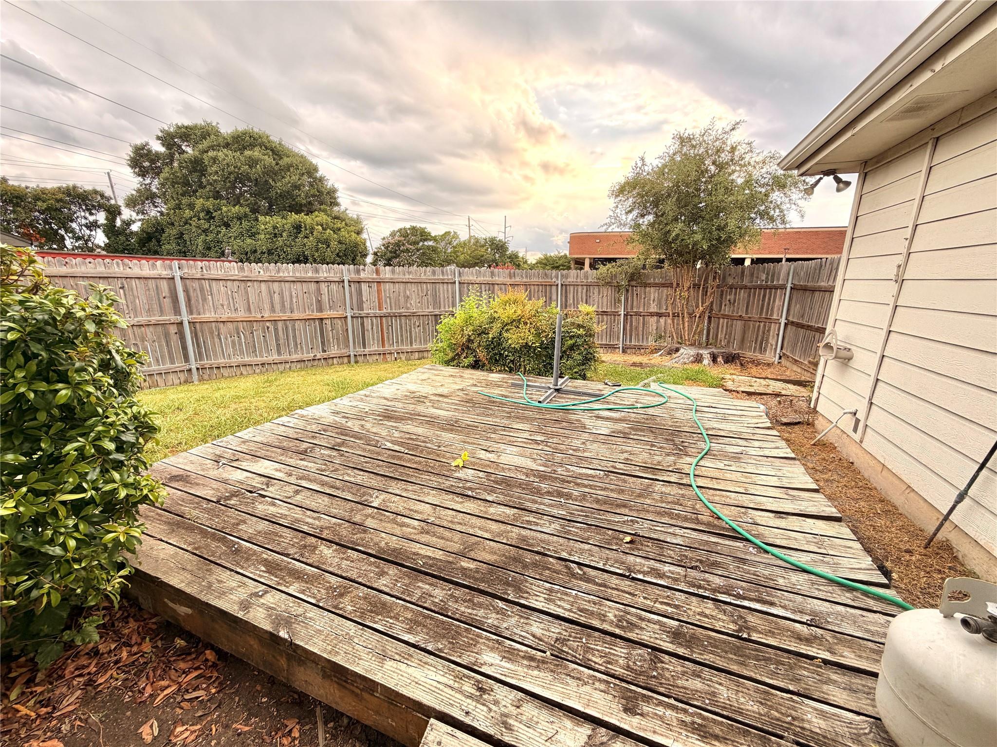 main property photo 17