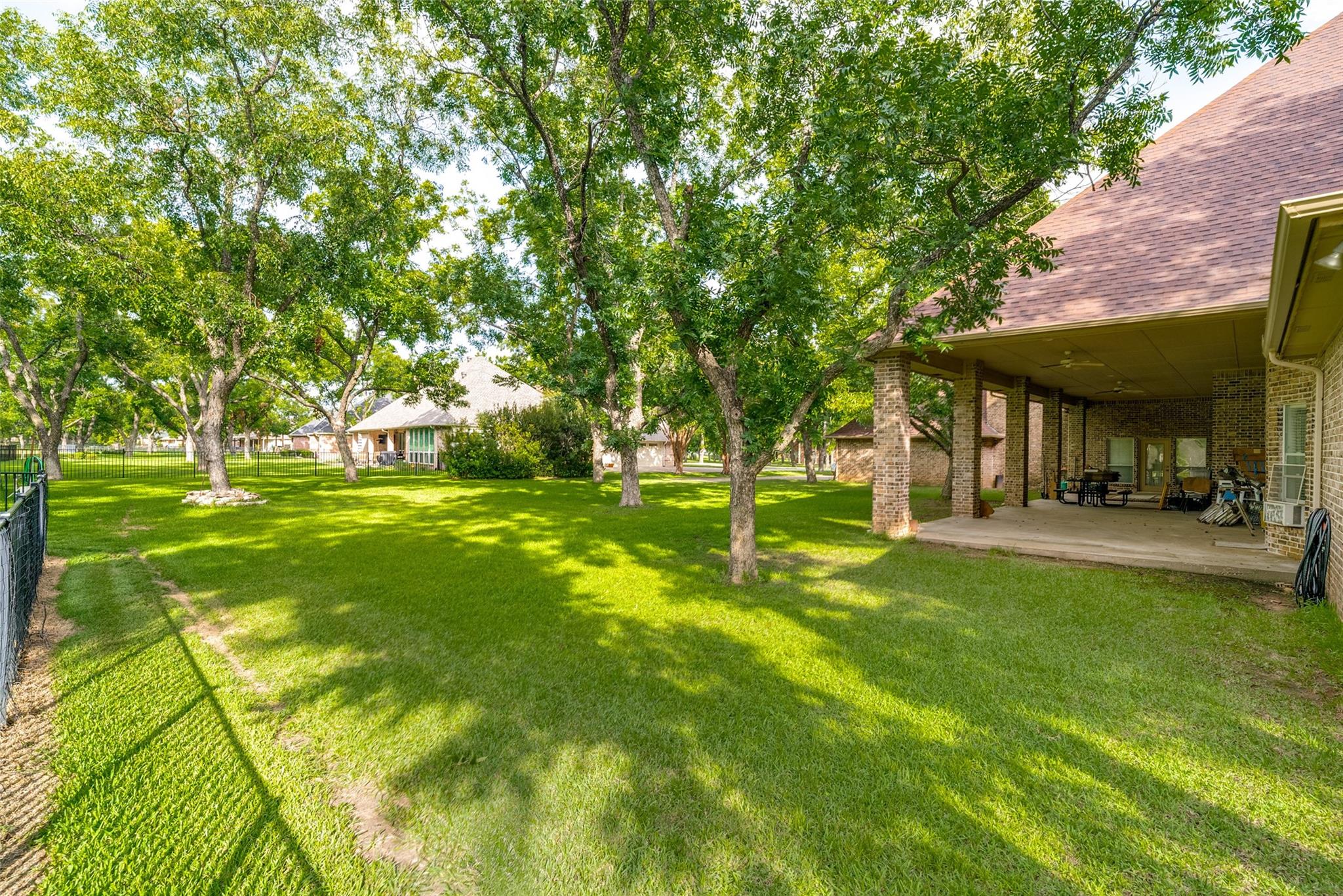 main property photo 32
