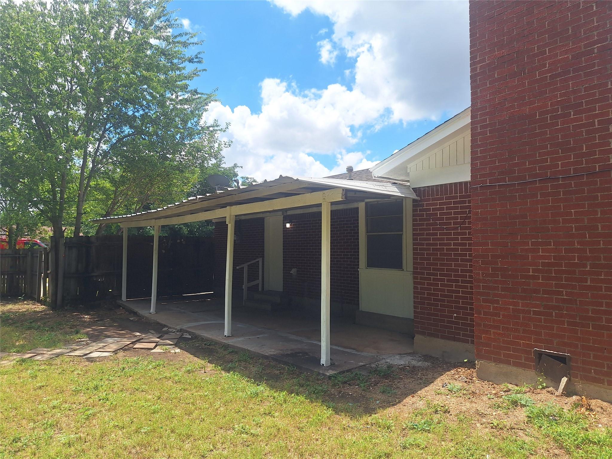 main property photo 32