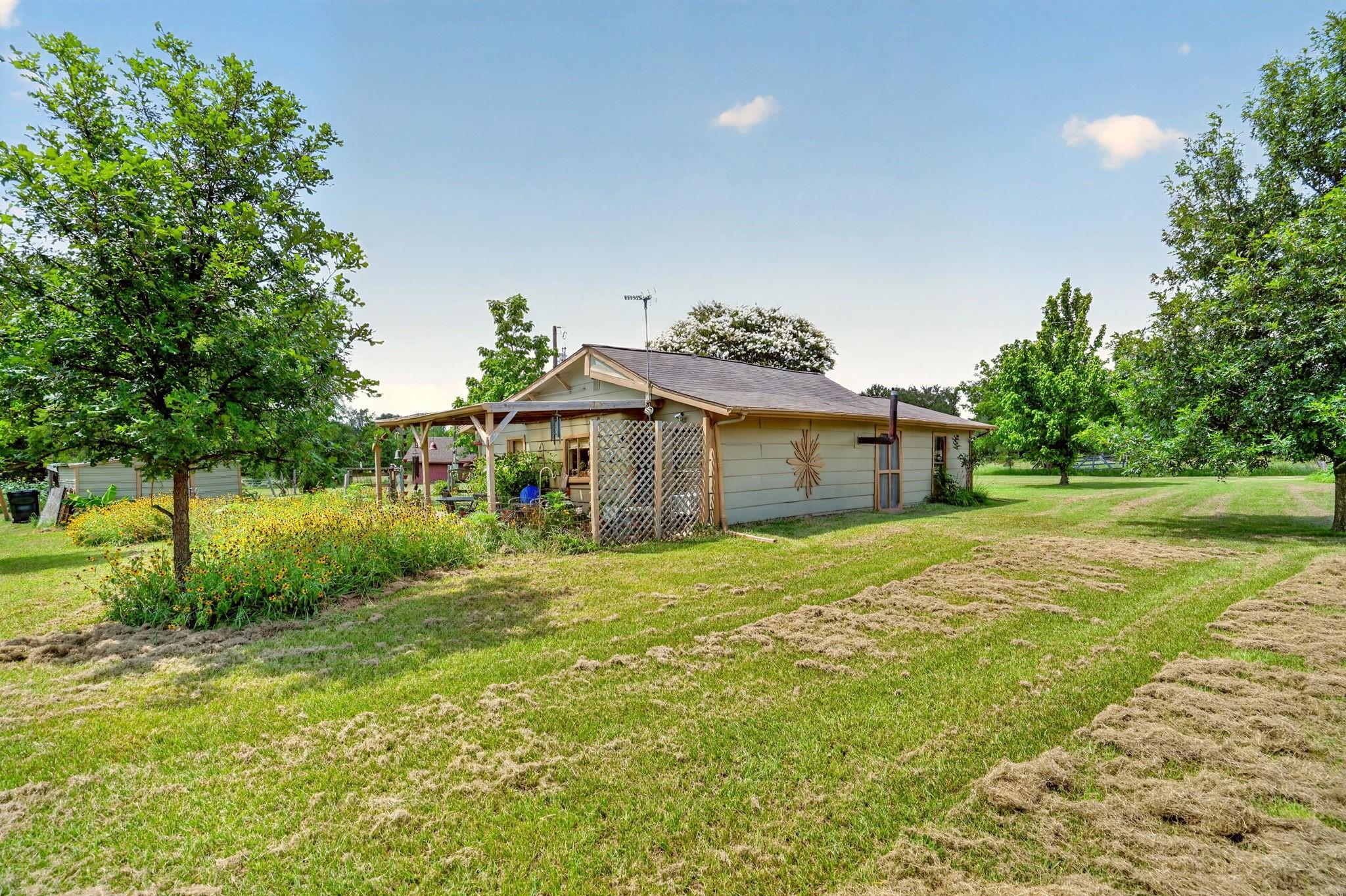 main property photo 18