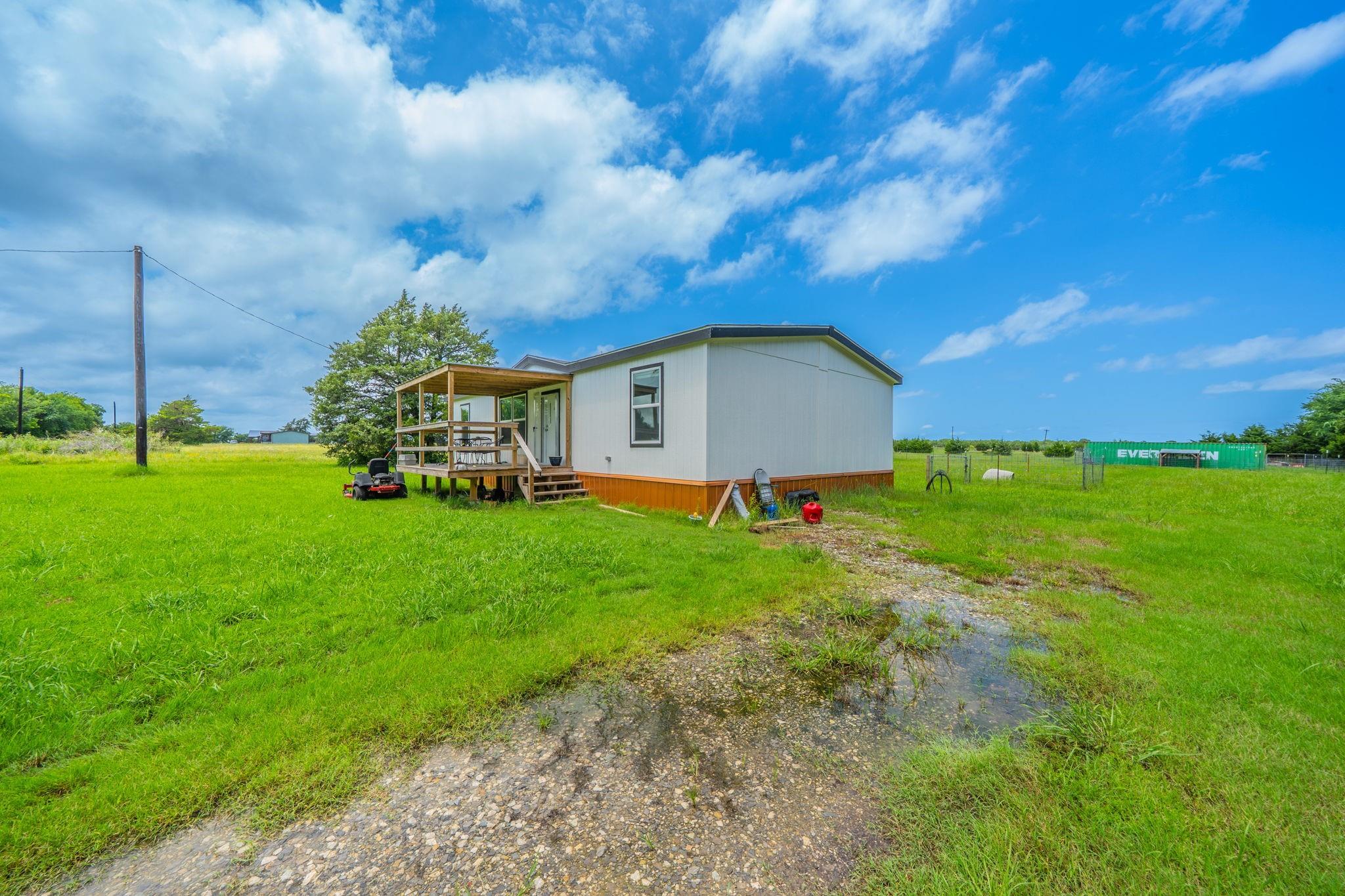 main property photo 19