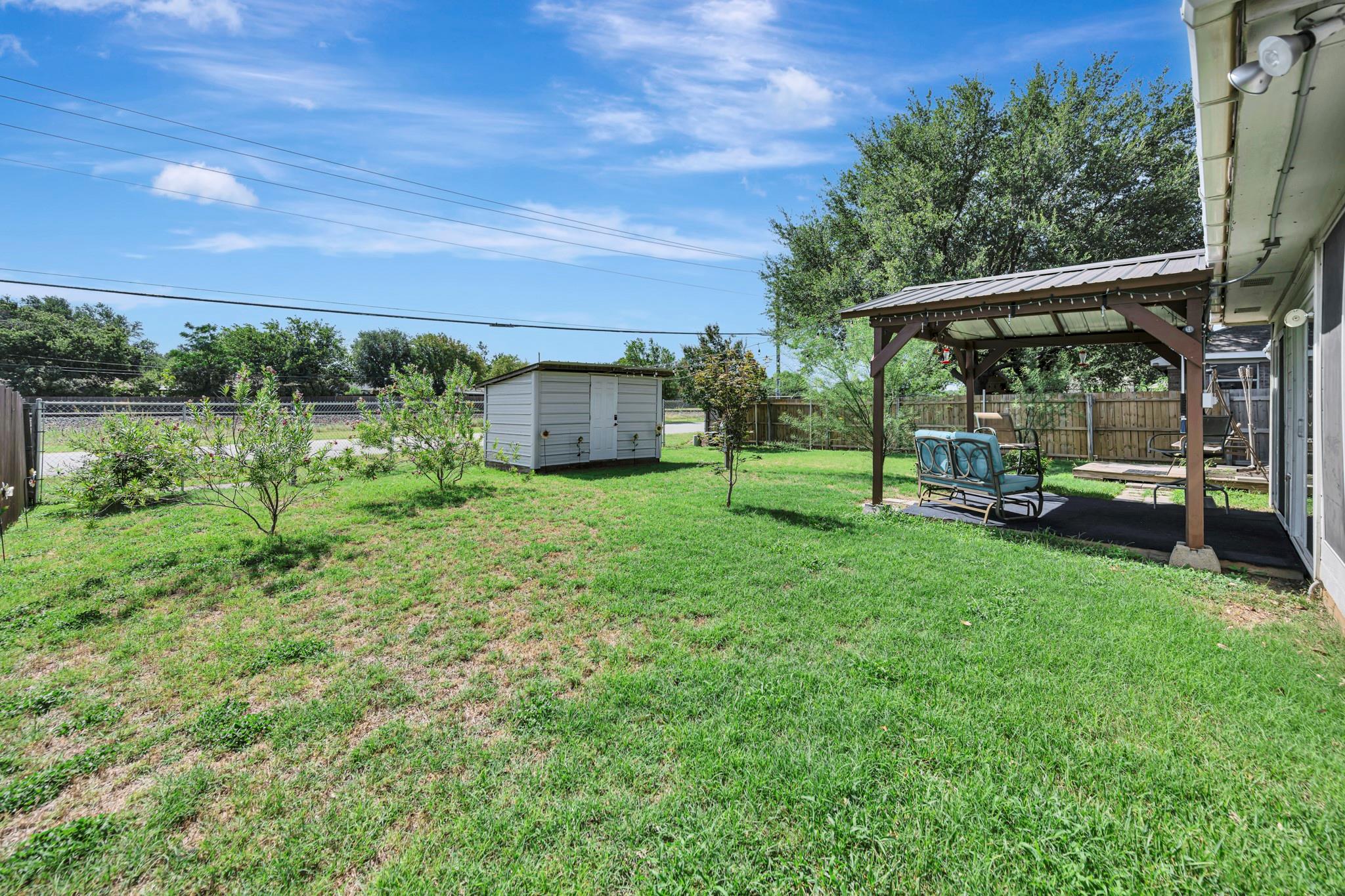 main property photo 32