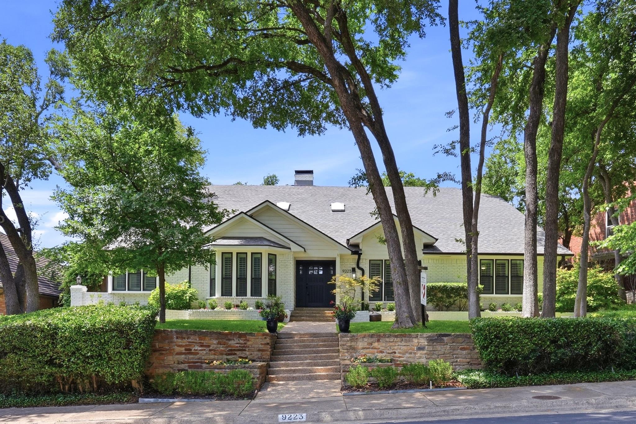 property viewer photo 1