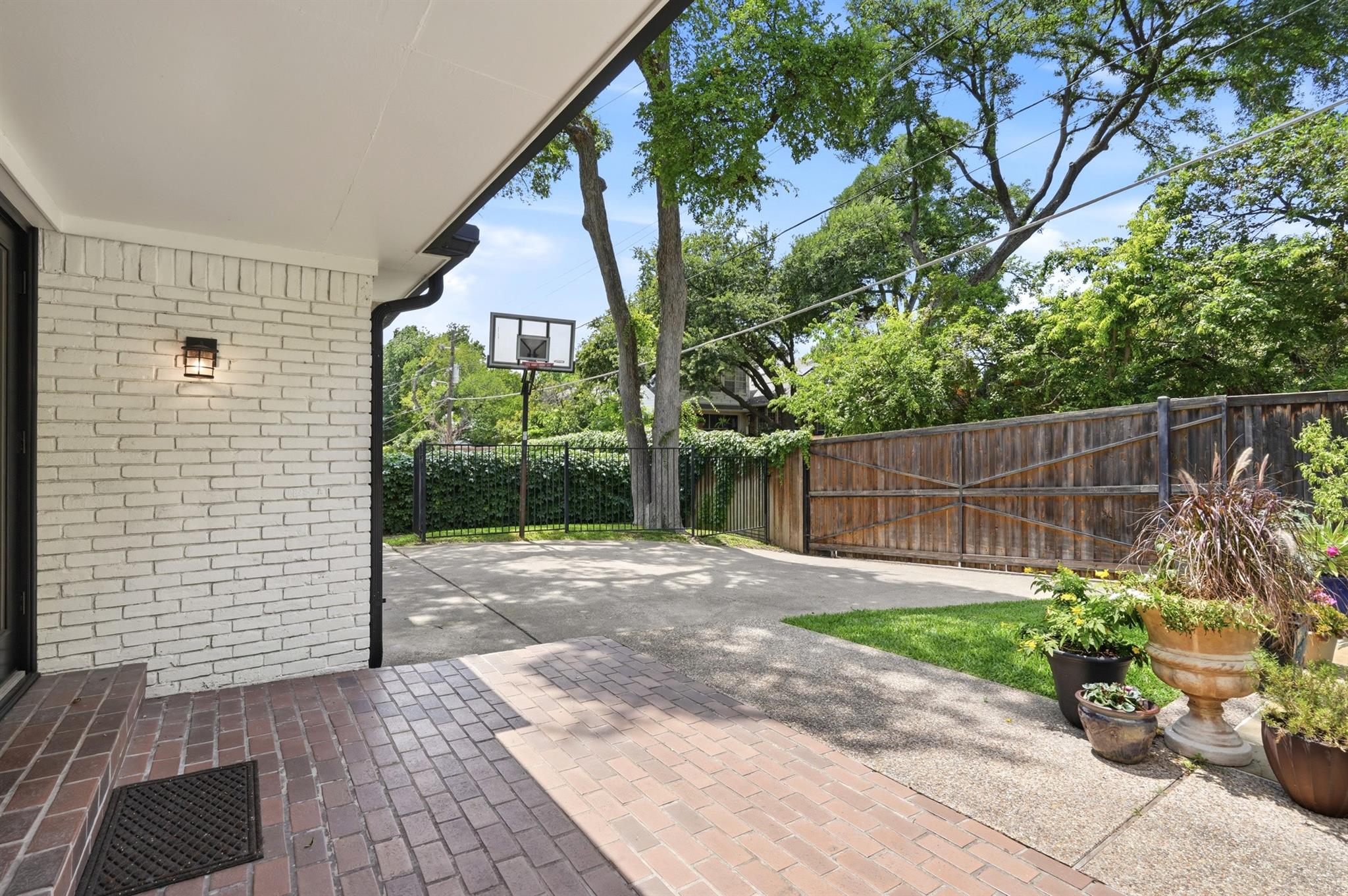 property viewer photo 35