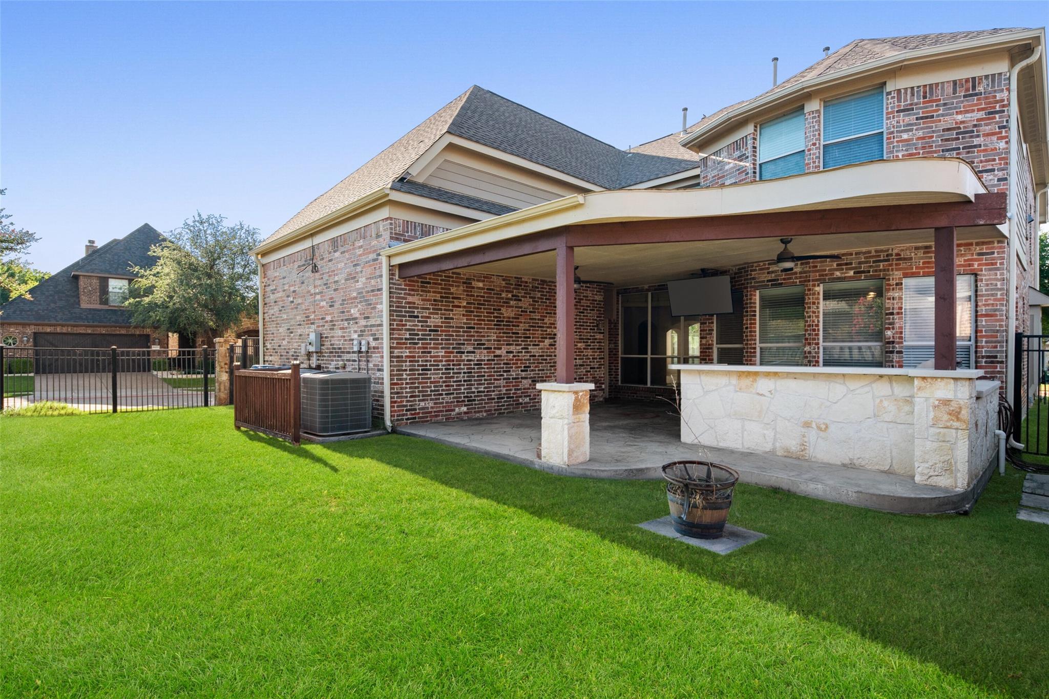main property photo 31