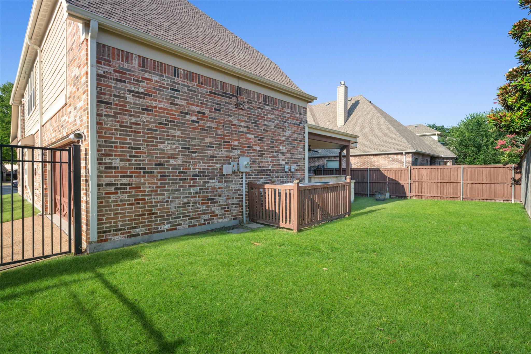main property photo 32