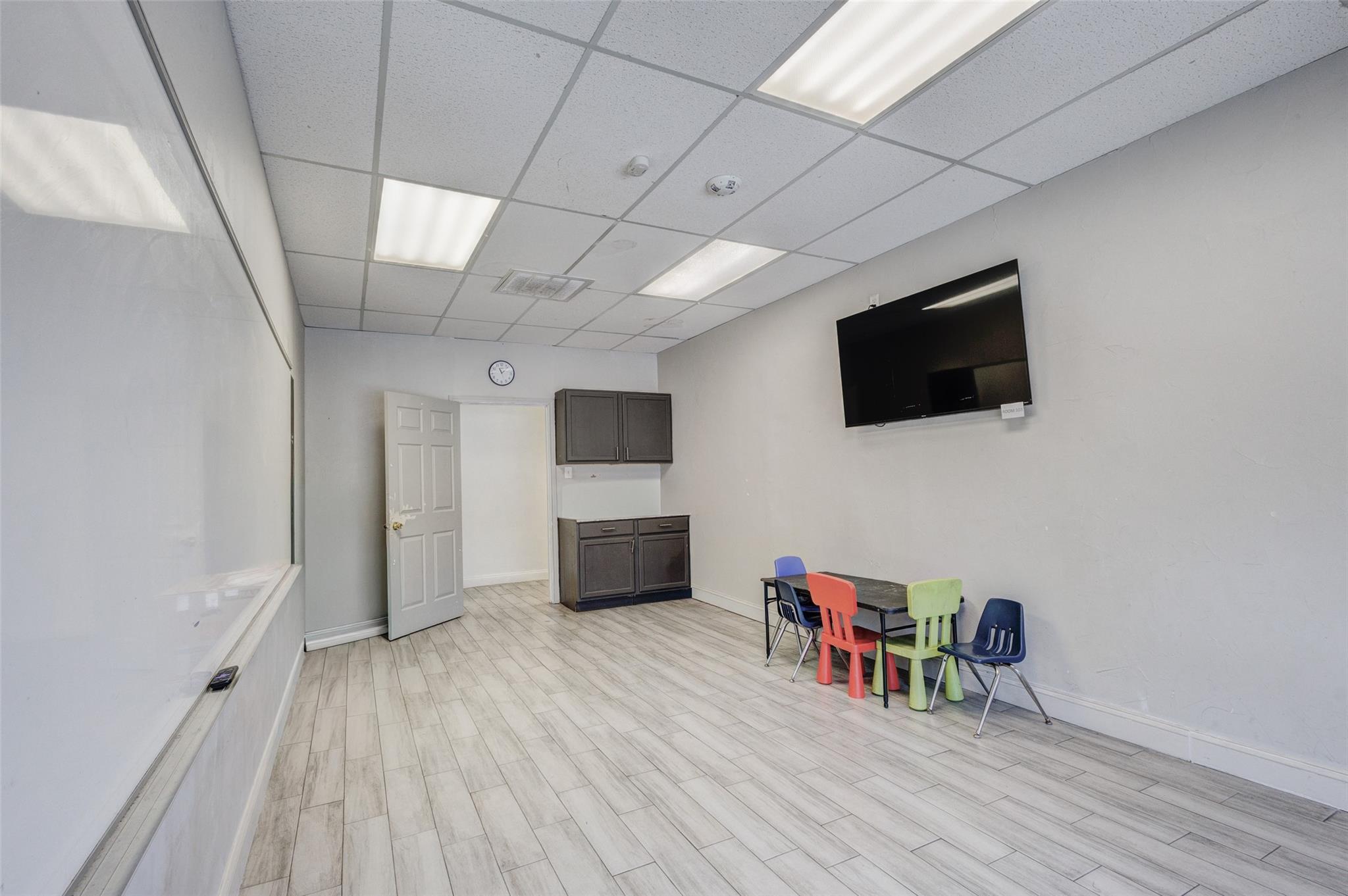 main property photo 17