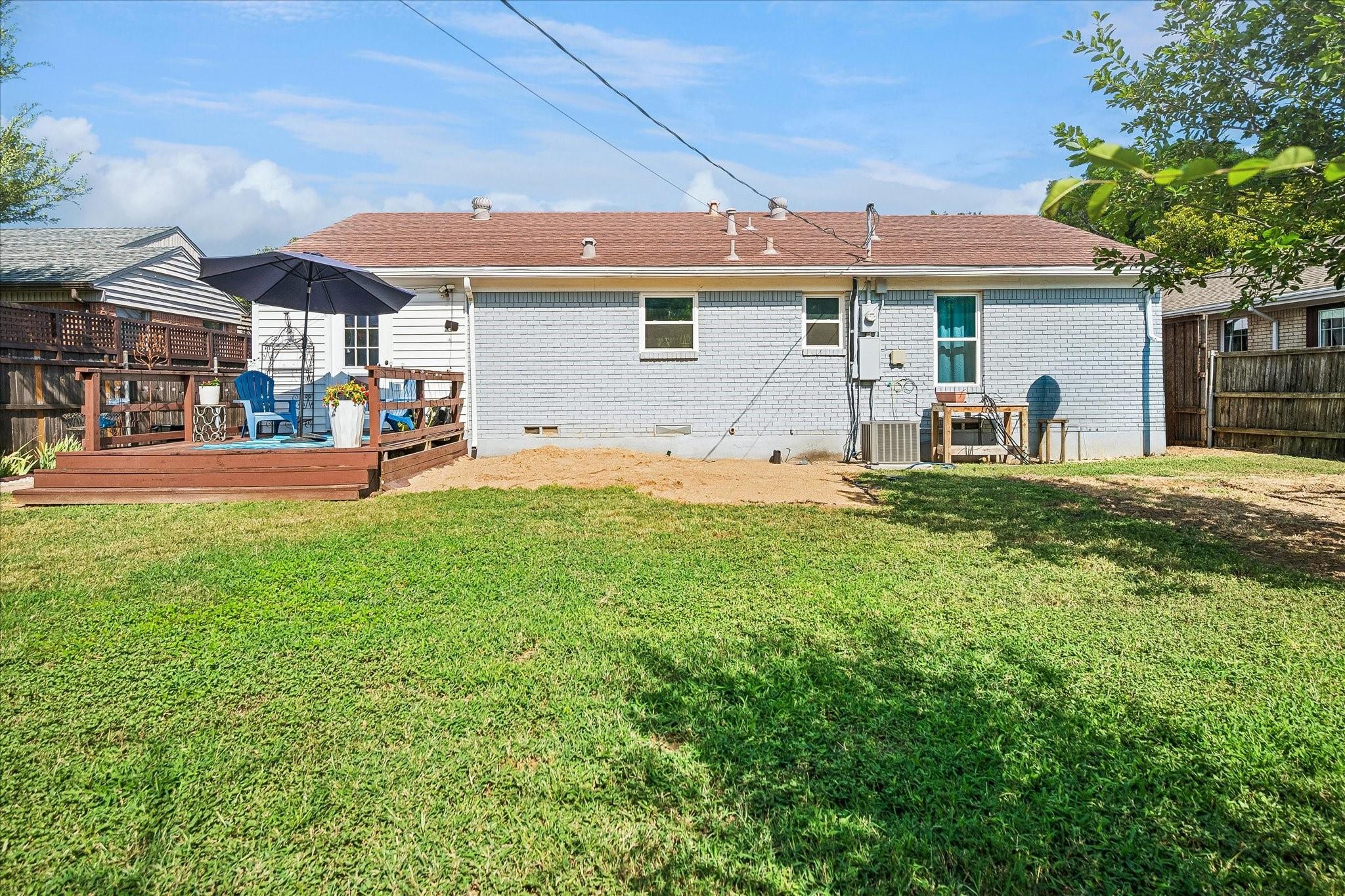 main property photo 28