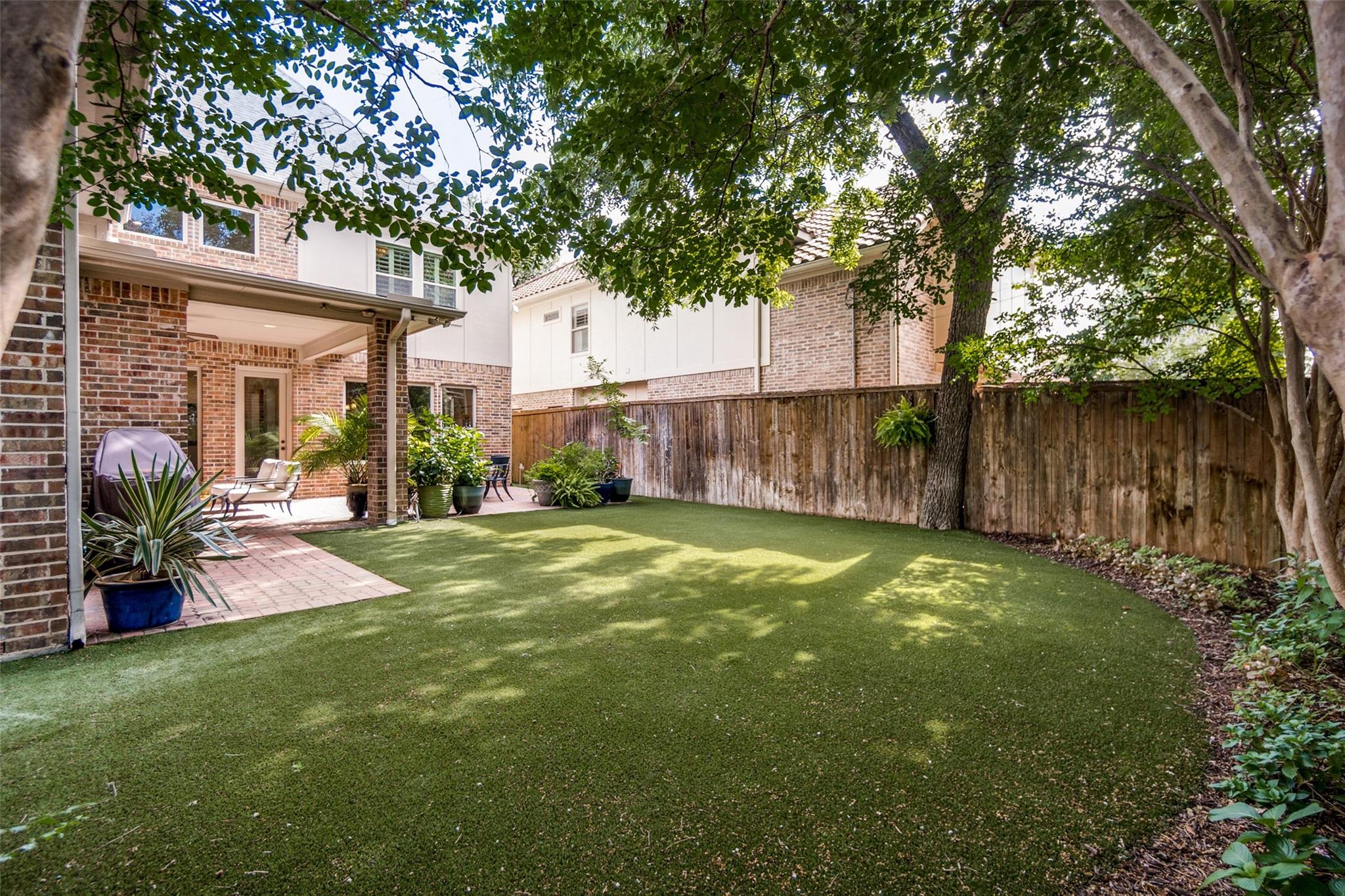 main property photo 28