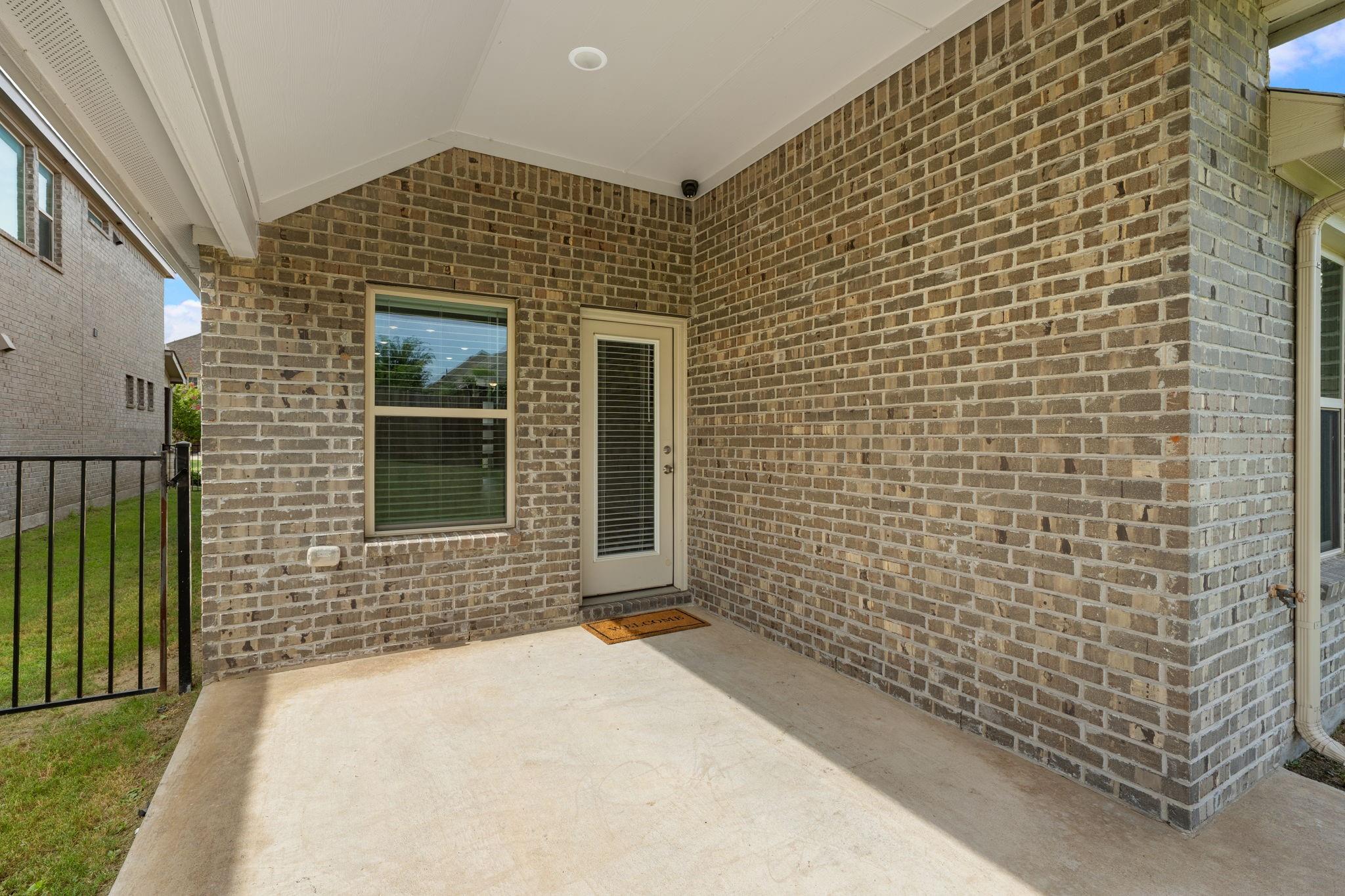 main property photo 30