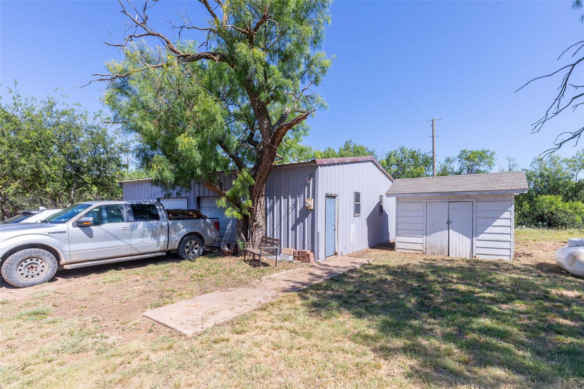 main property photo 7