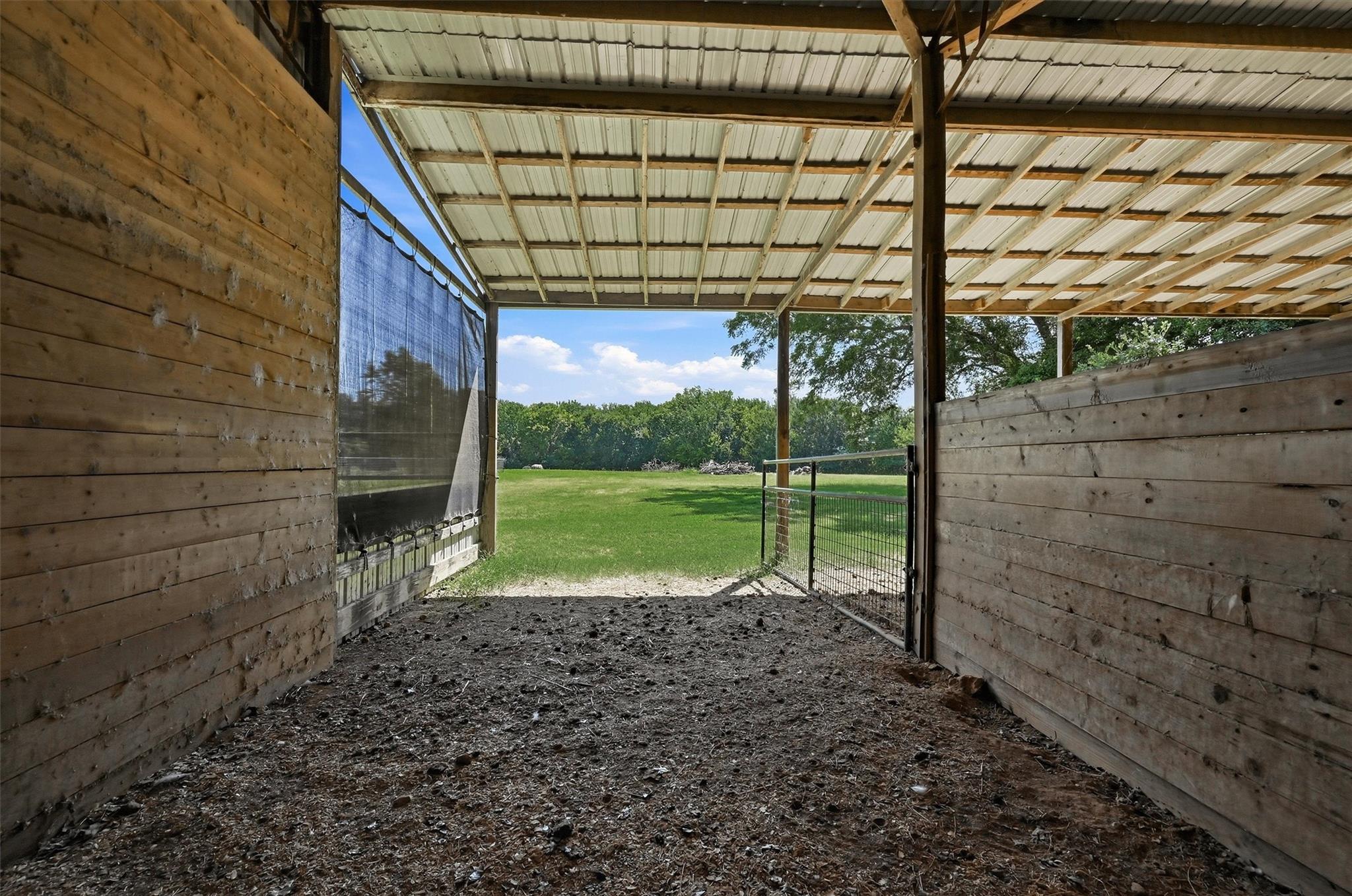 main property photo 31