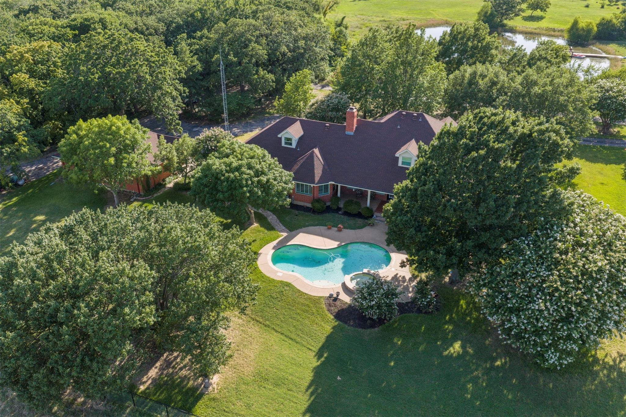 main property photo 39