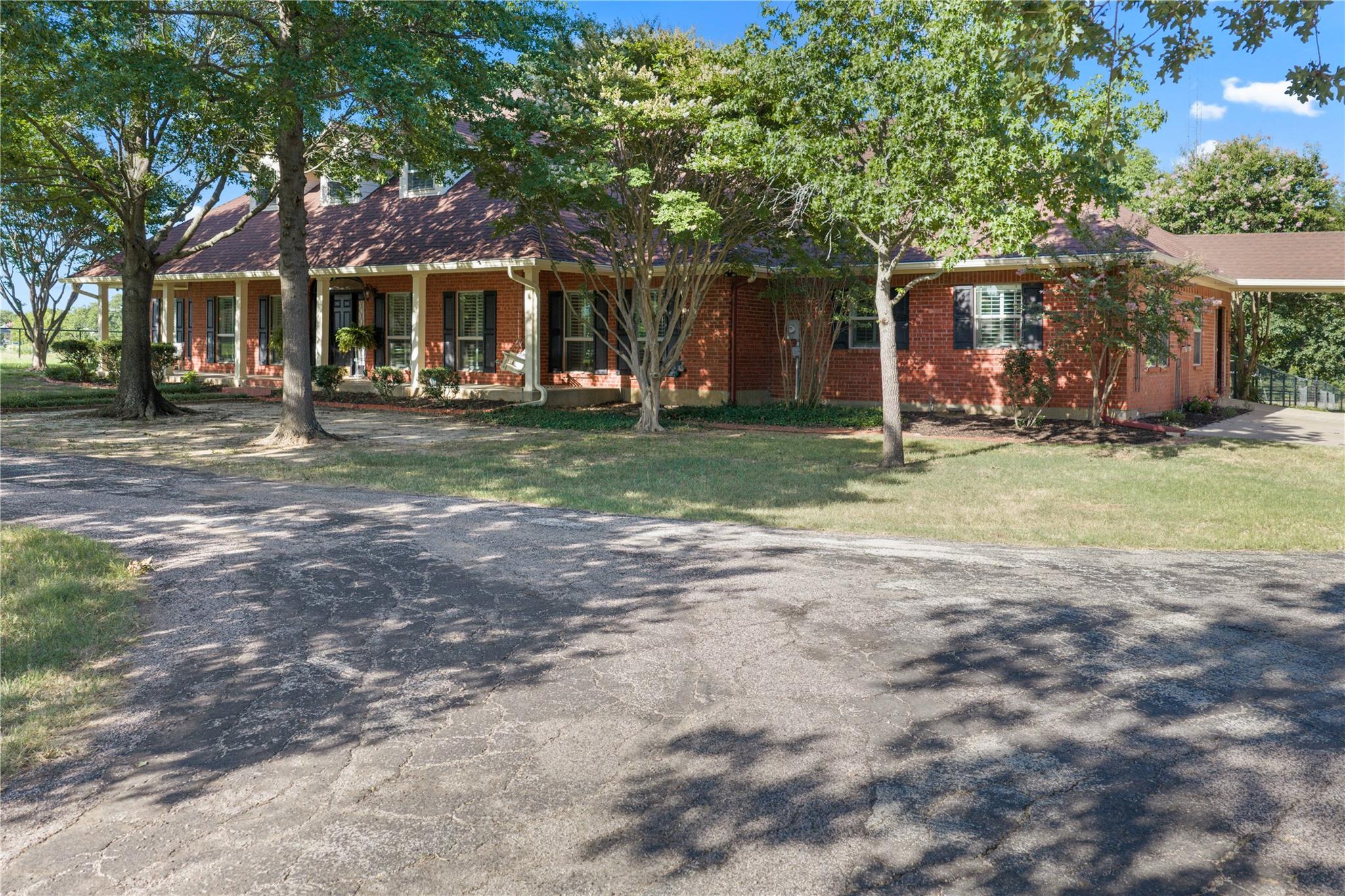 main property photo 4