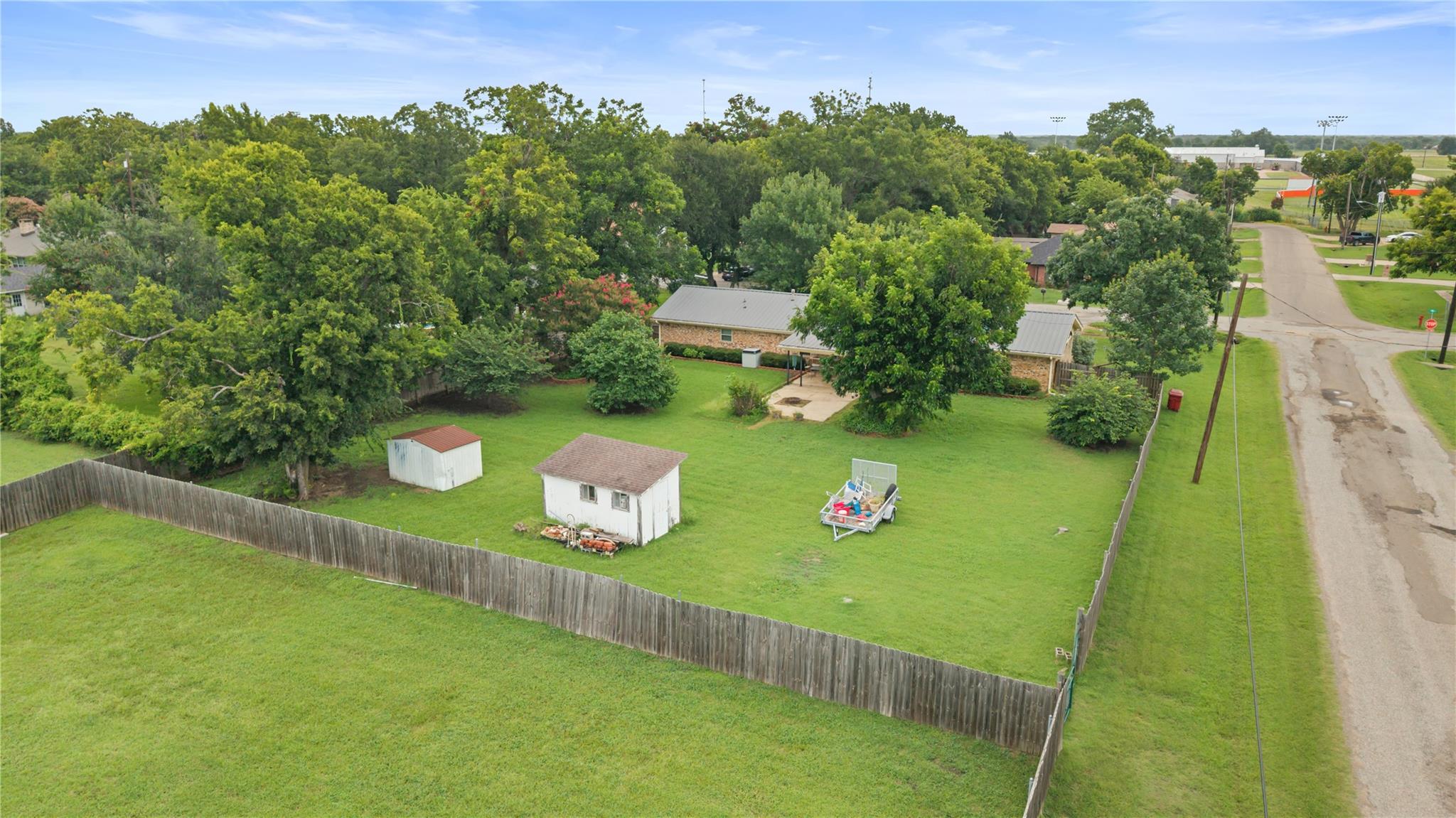main property photo 26