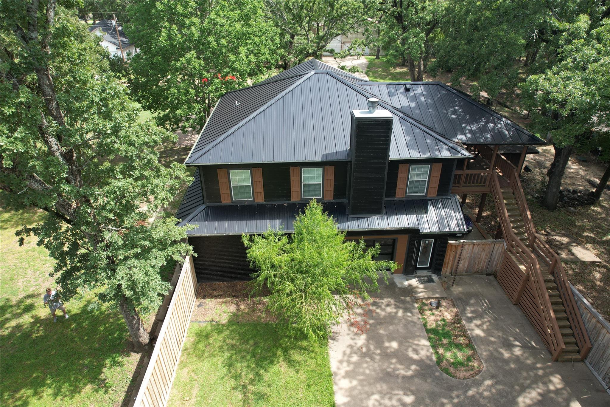 main property photo 37