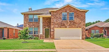 image of property with 3 Bed | 2 Bath | 2,136 Sqft