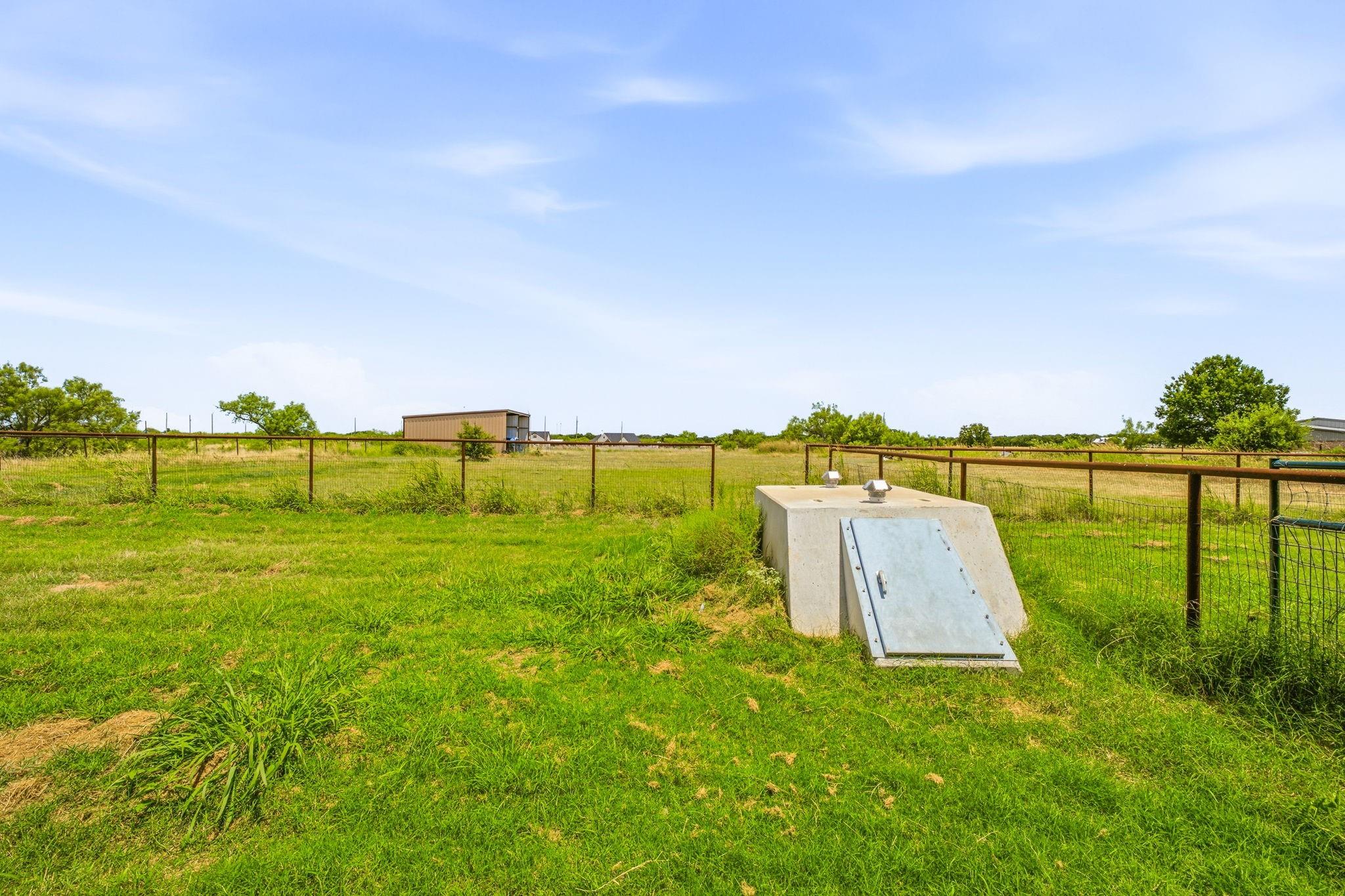 main property photo 20
