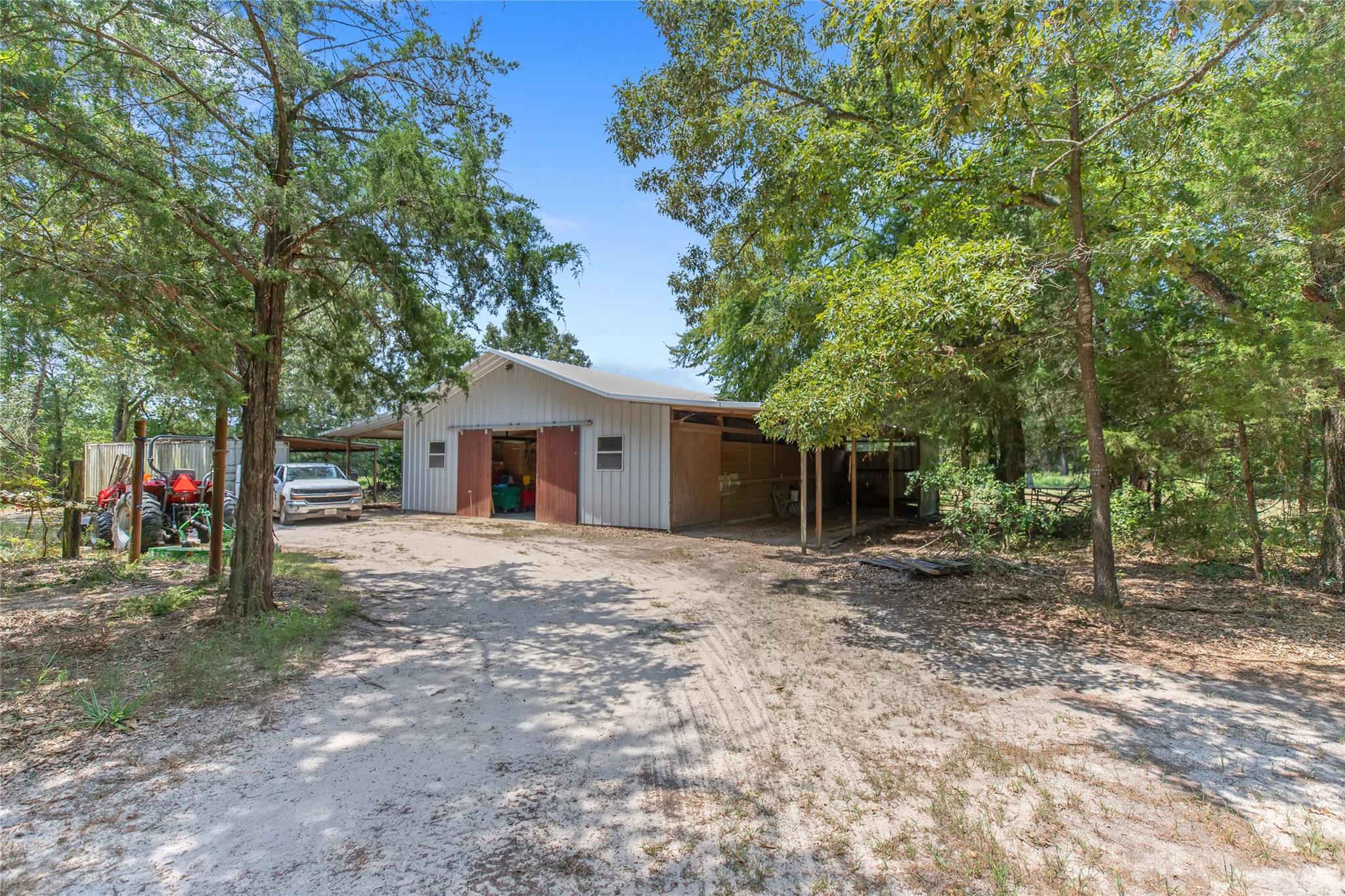 main property photo 24