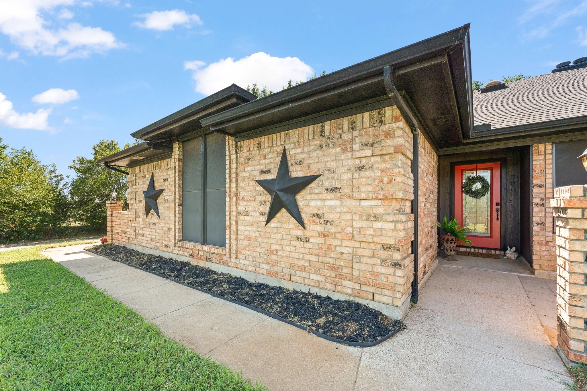 main property photo 5