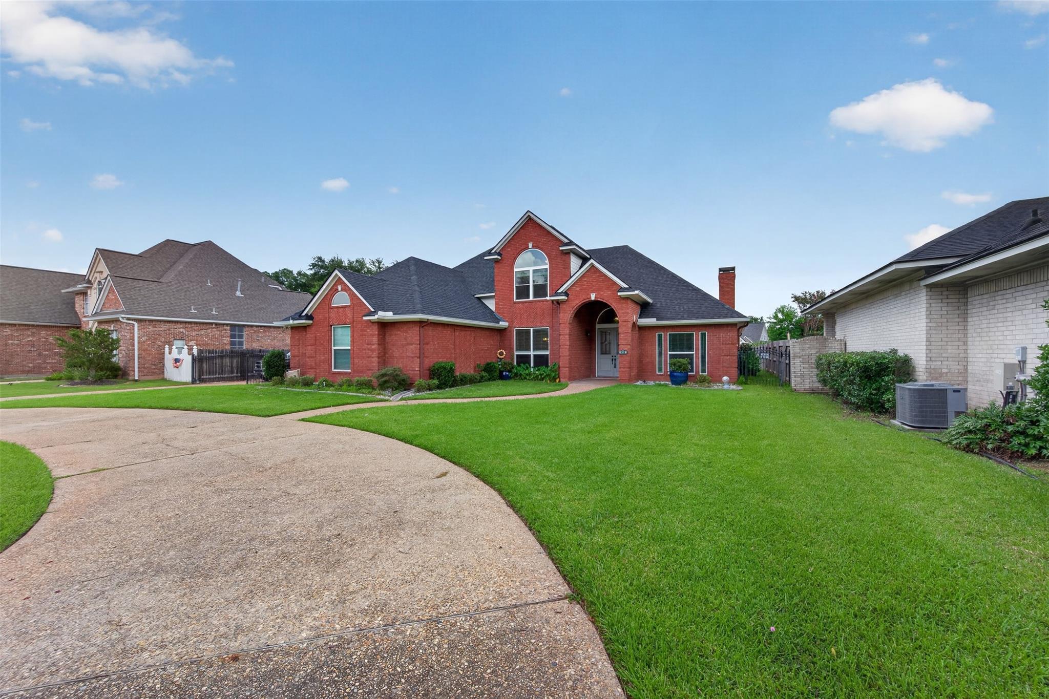main property photo 37