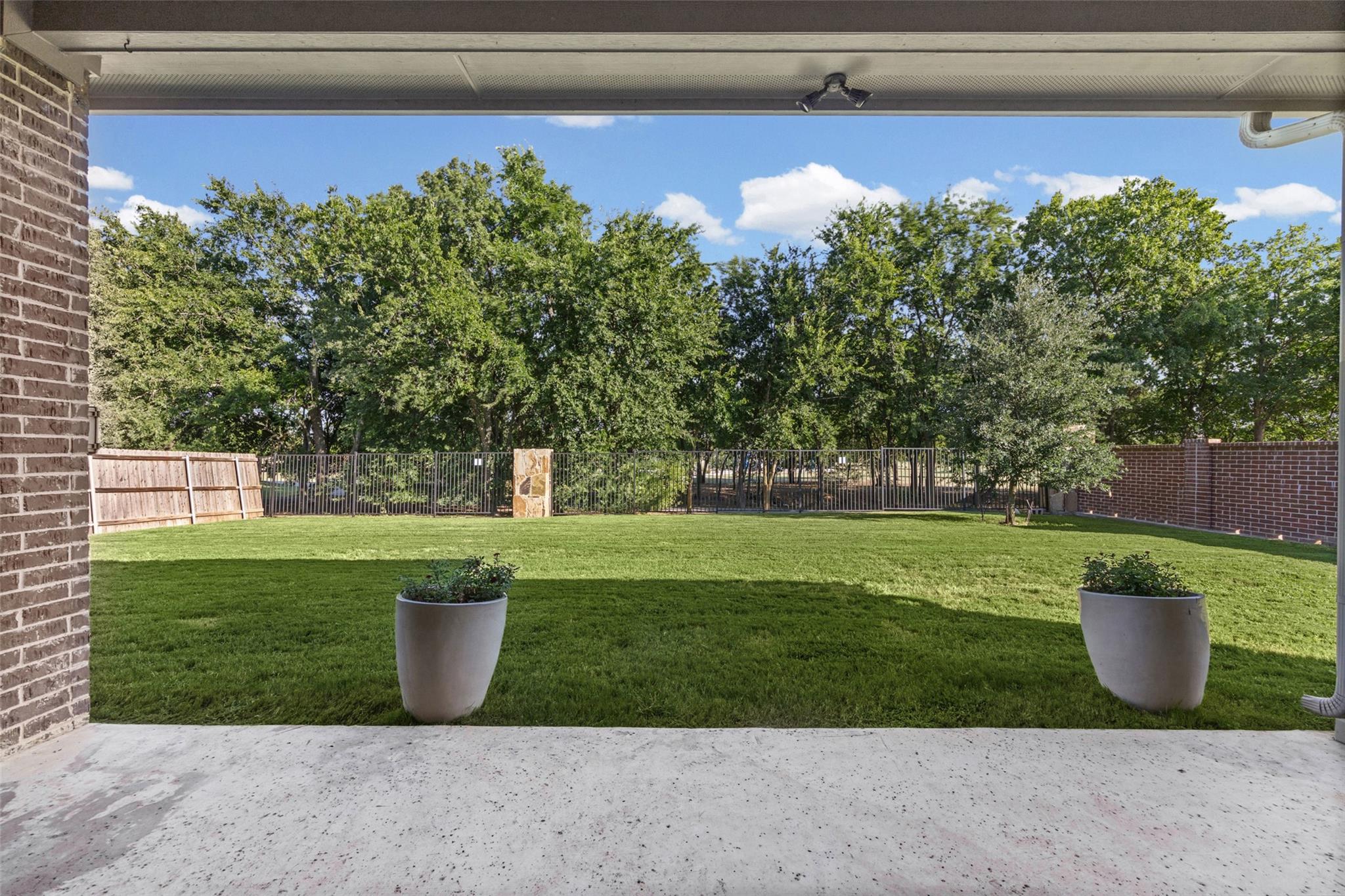 main property photo 34