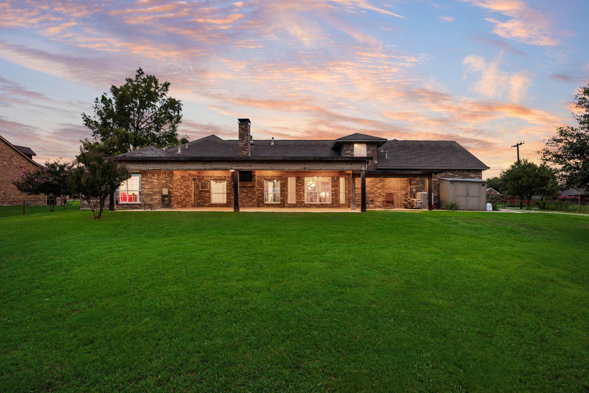 main property photo 10