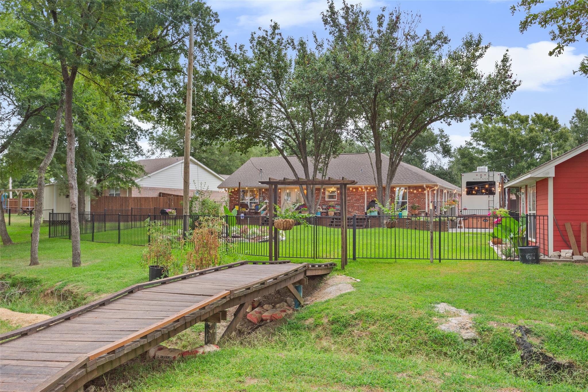 main property photo 39