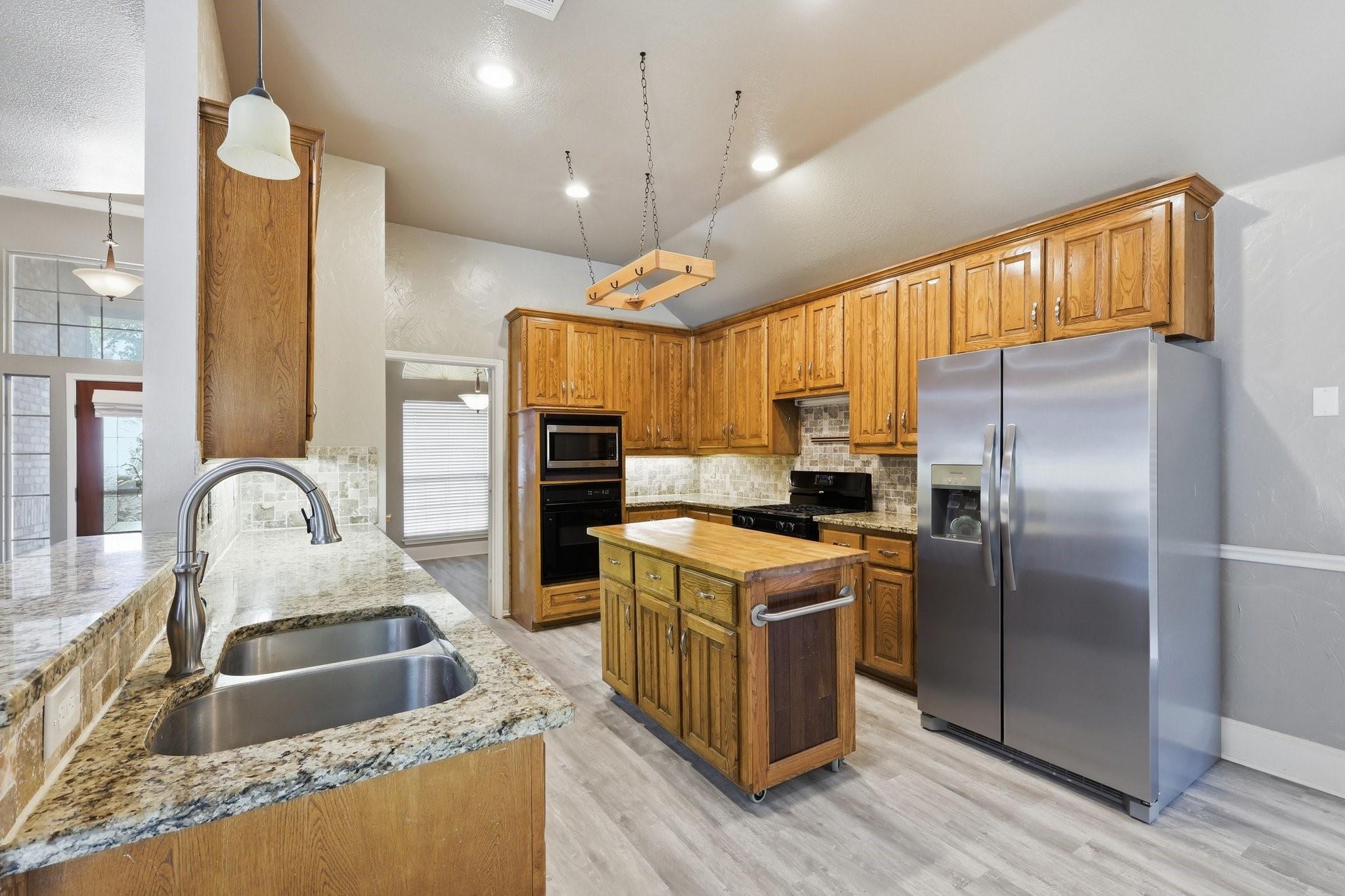 main property photo 12