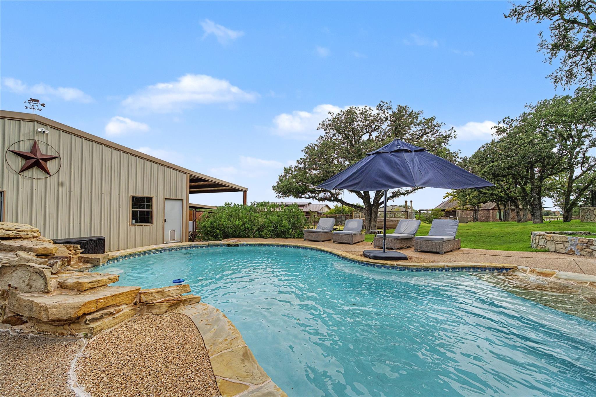 main property photo 38