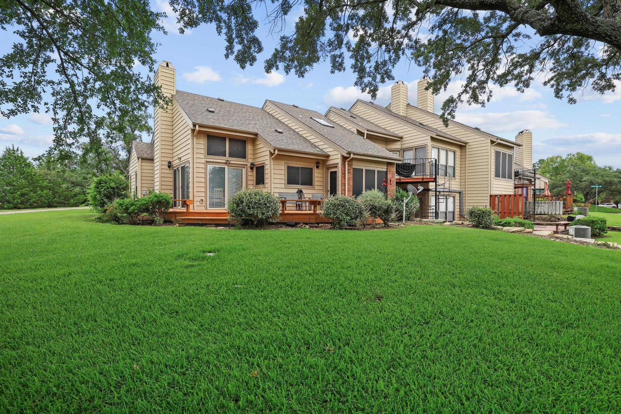 main property photo 32