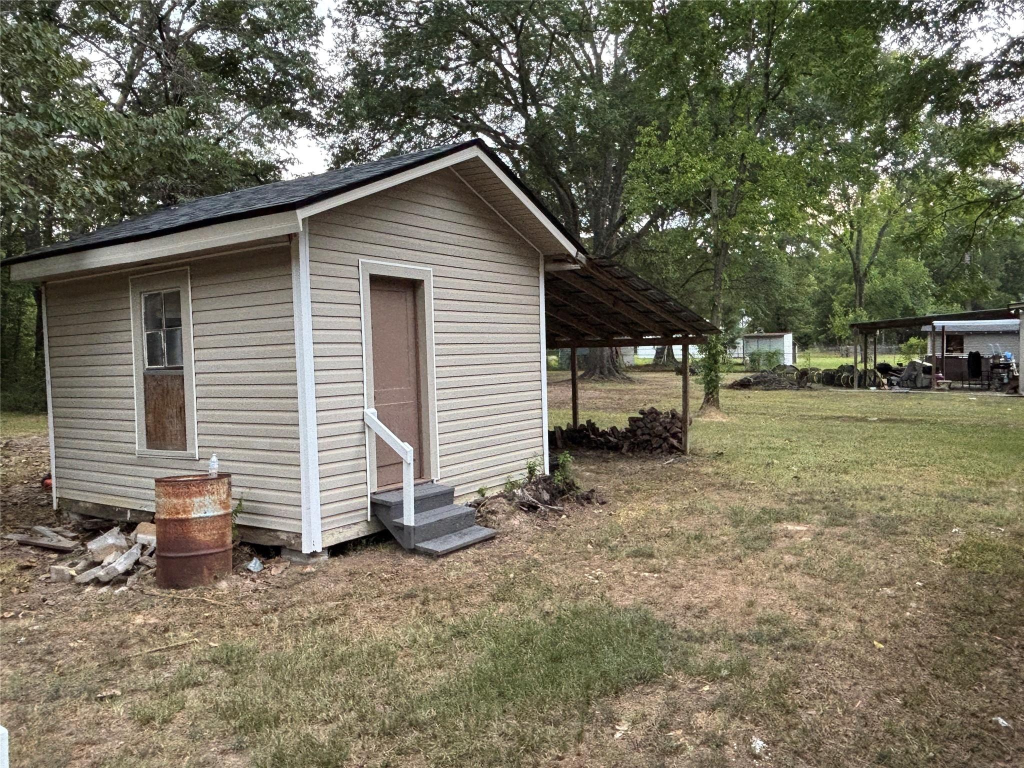 main property photo 14