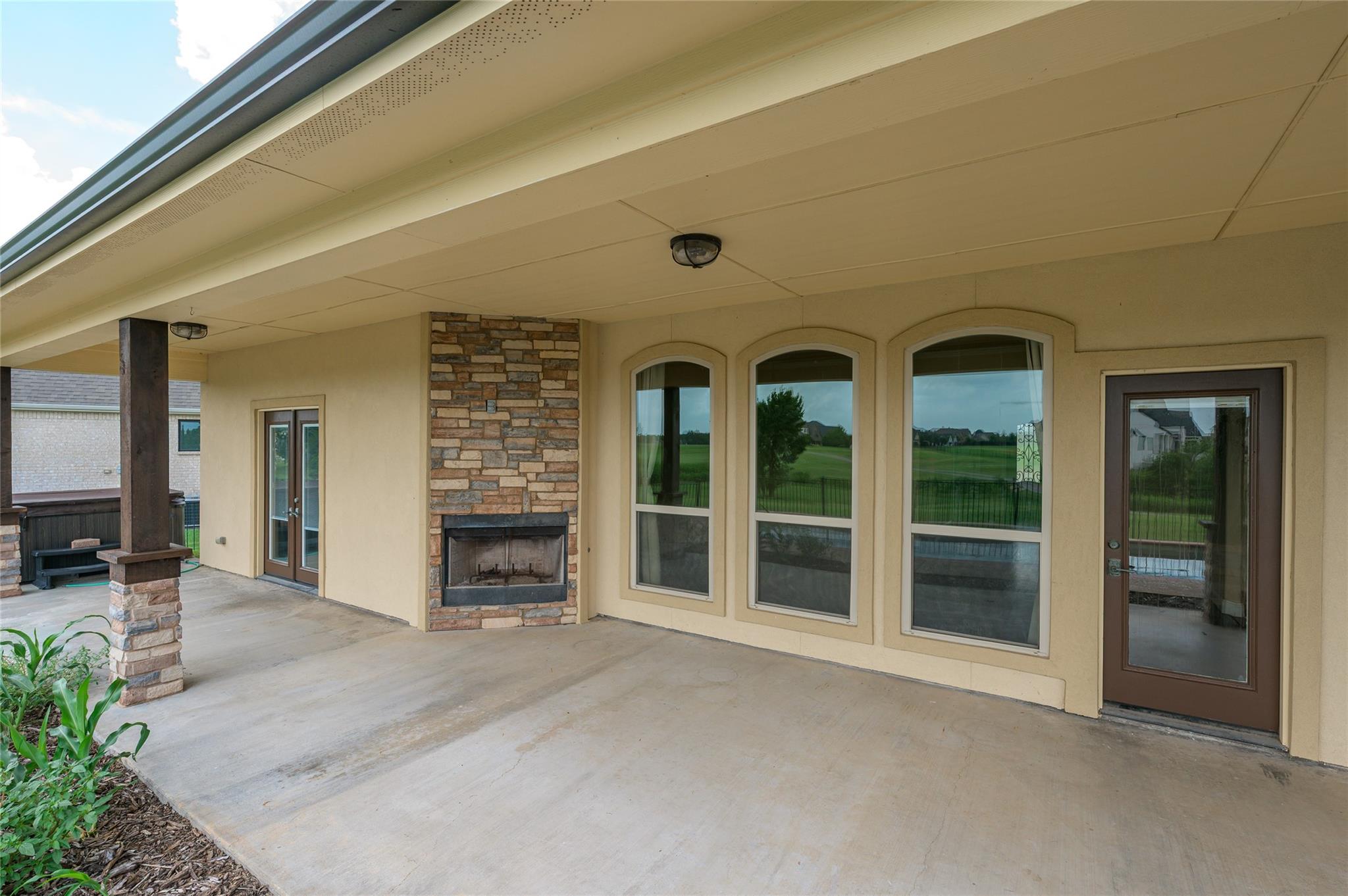 main property photo 30
