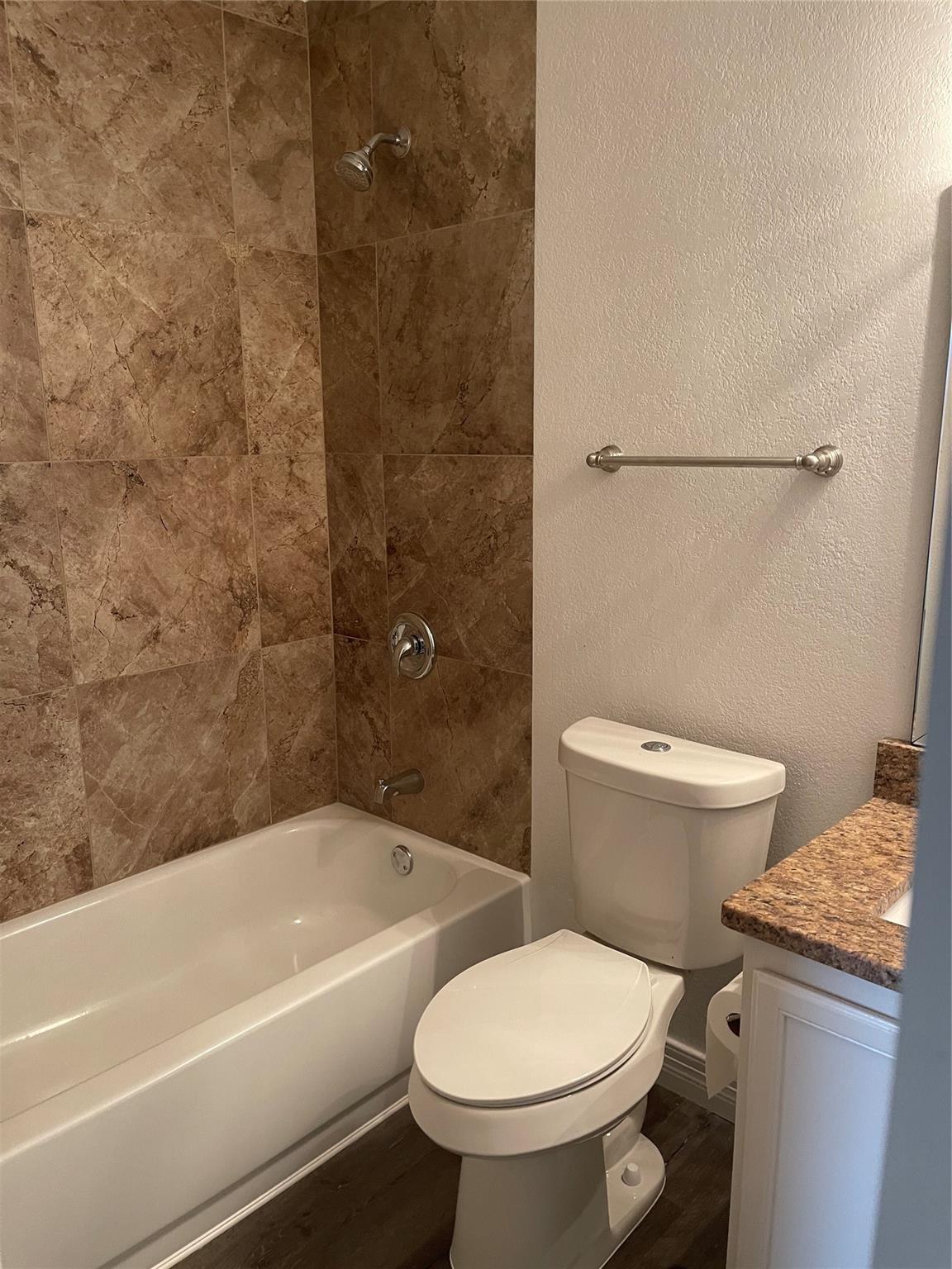 property viewer photo 3