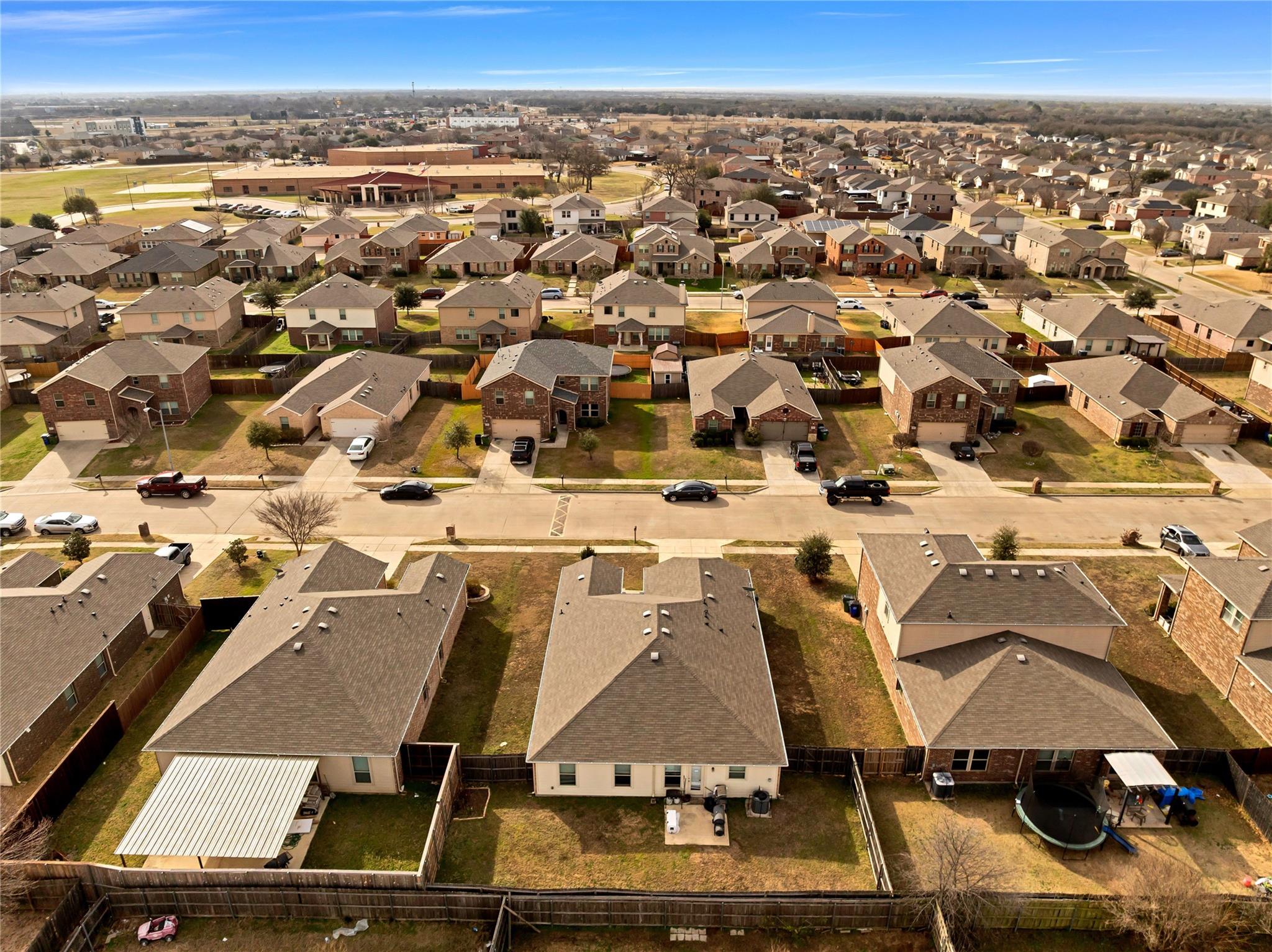main property photo 30