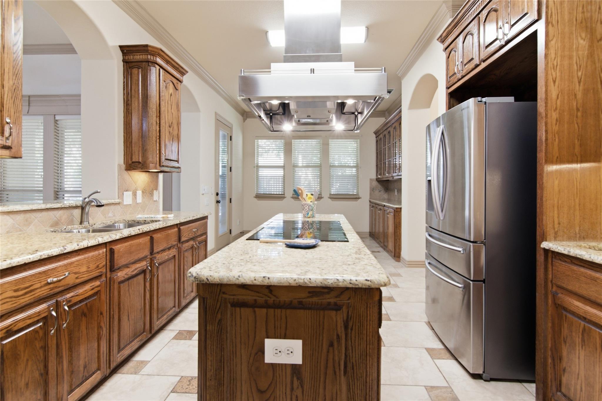 main property photo 14