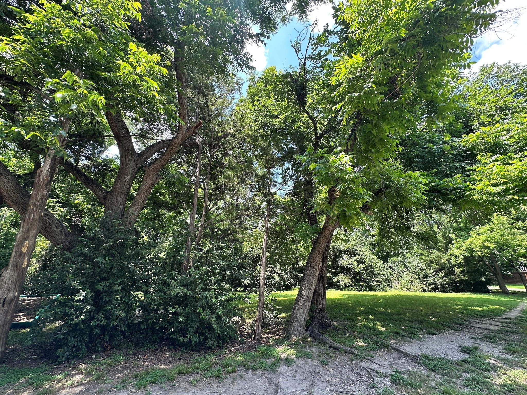main property photo 34