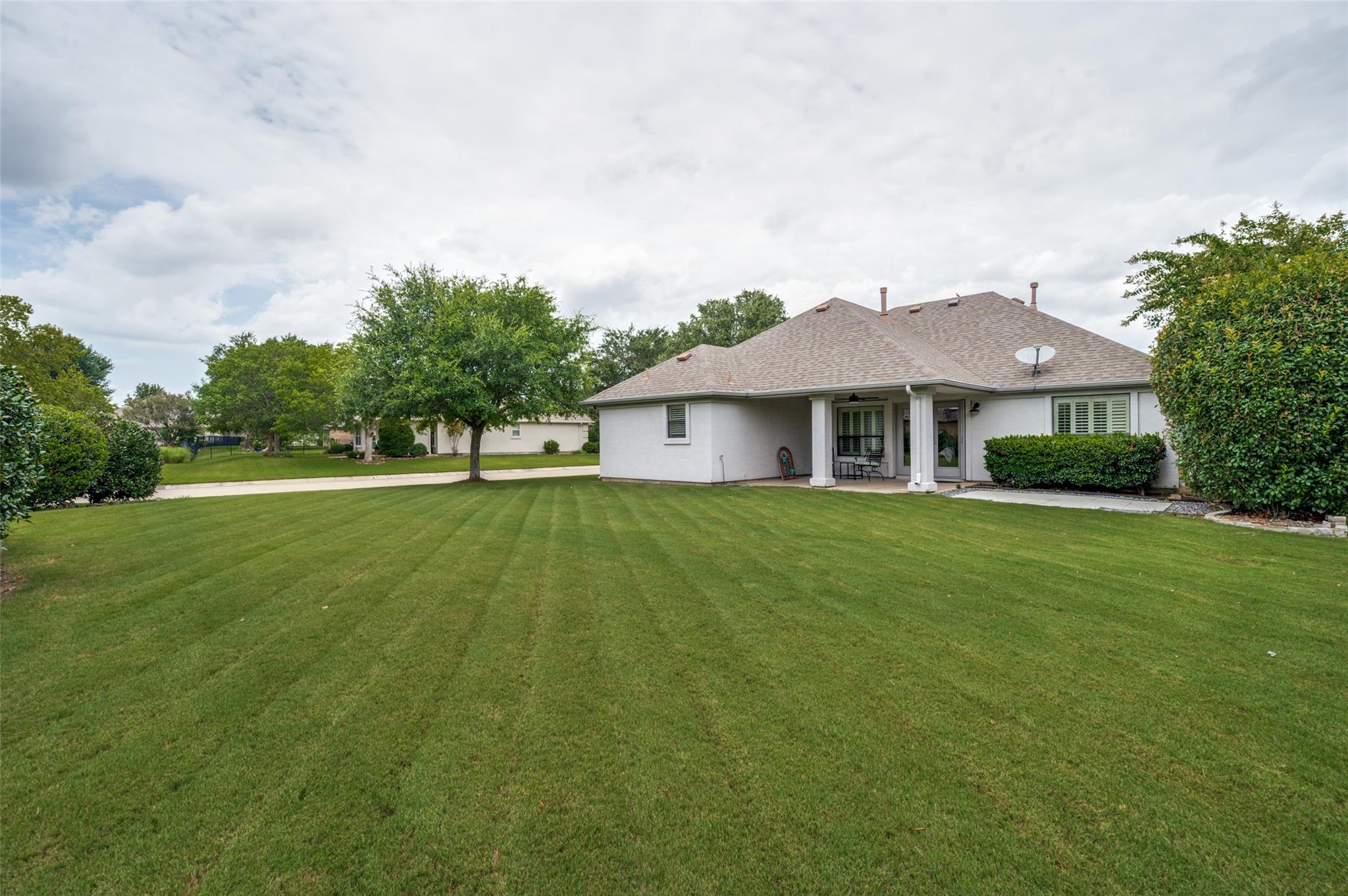 main property photo 11