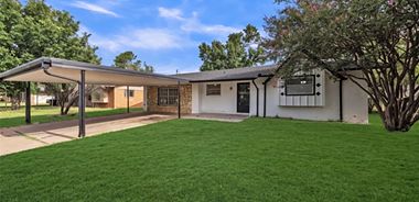 image of property with 4 Bed | 2 Bath | 1,959 Sqft