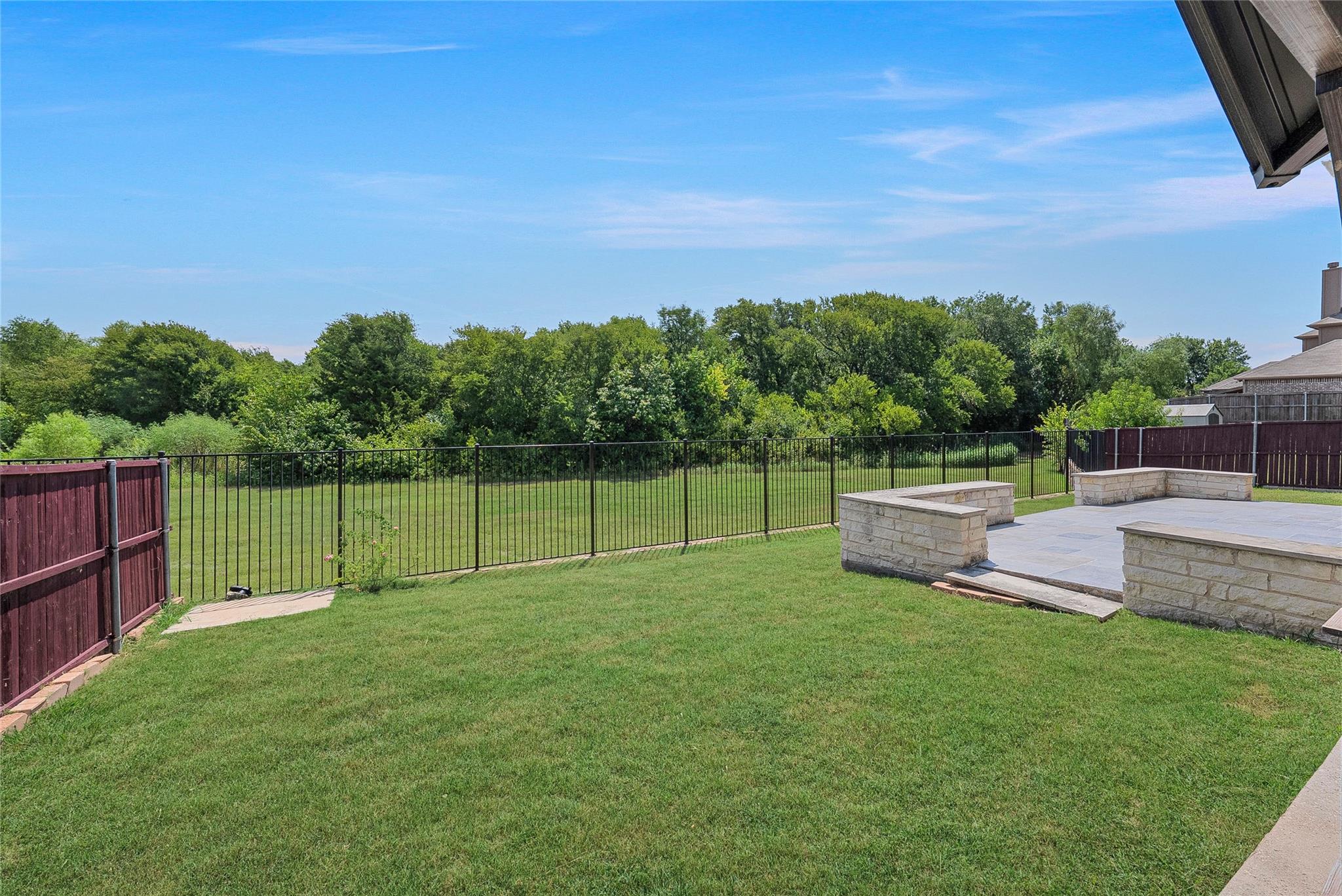 main property photo 31