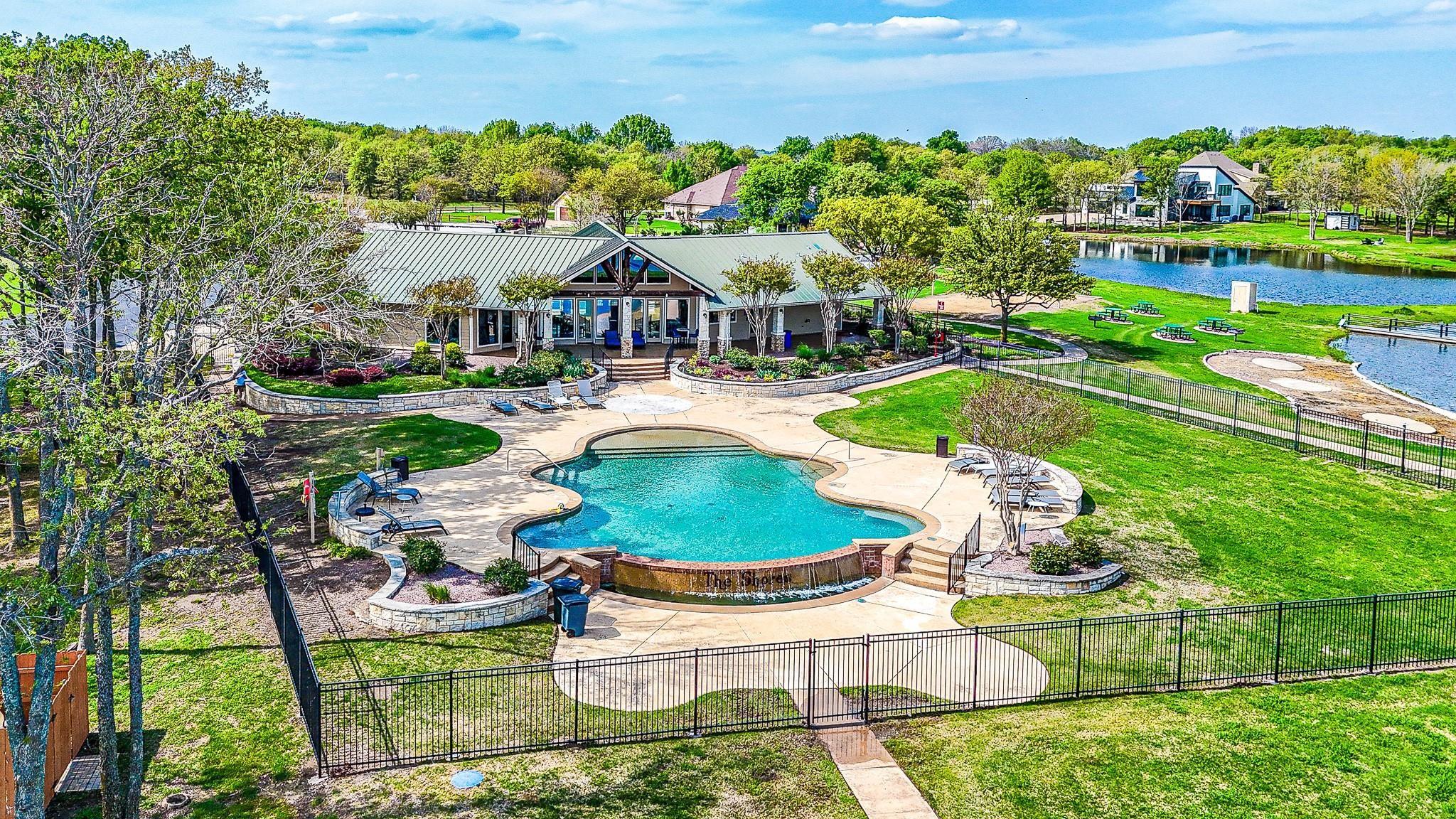 main property photo 17