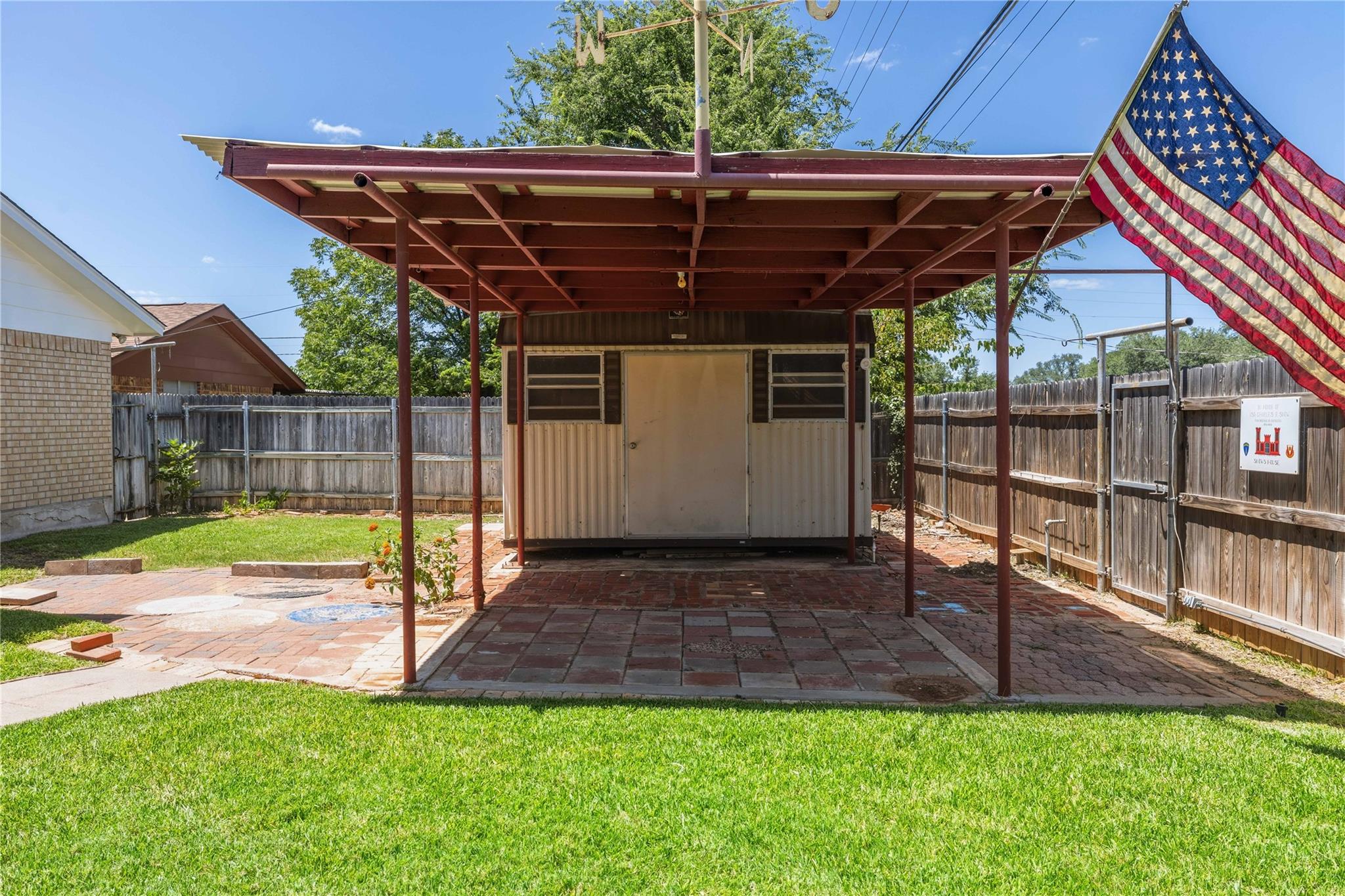 main property photo 32