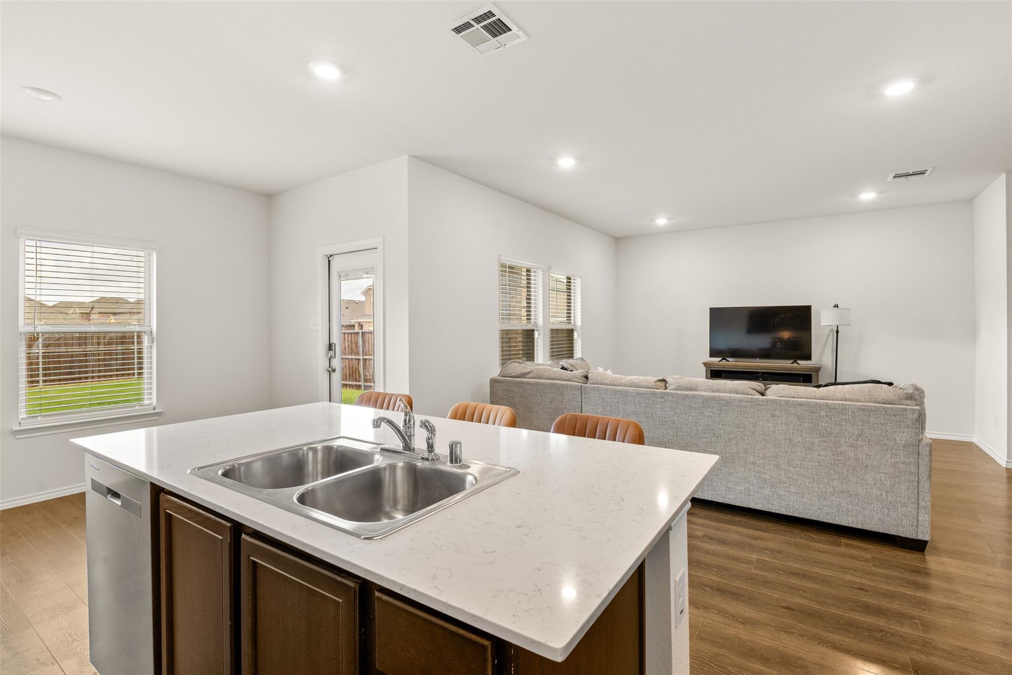 property viewer photo 6