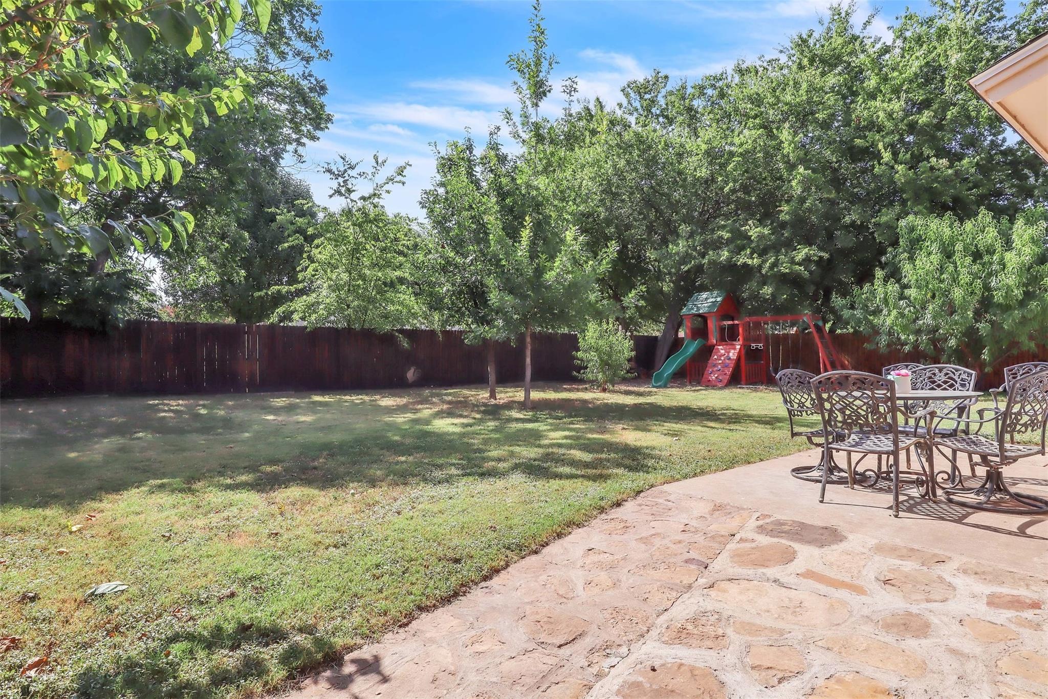 main property photo 10