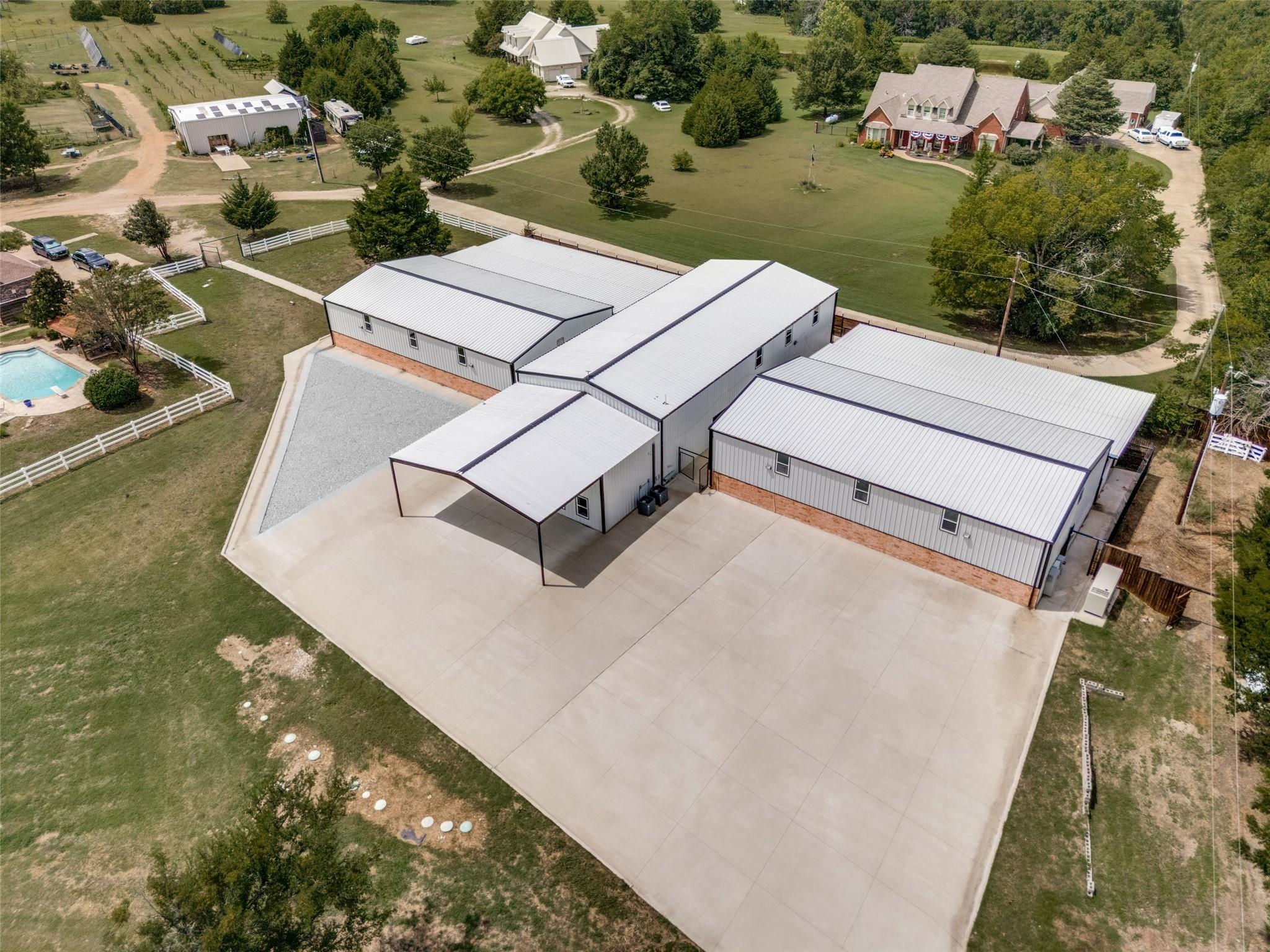 main property photo 23